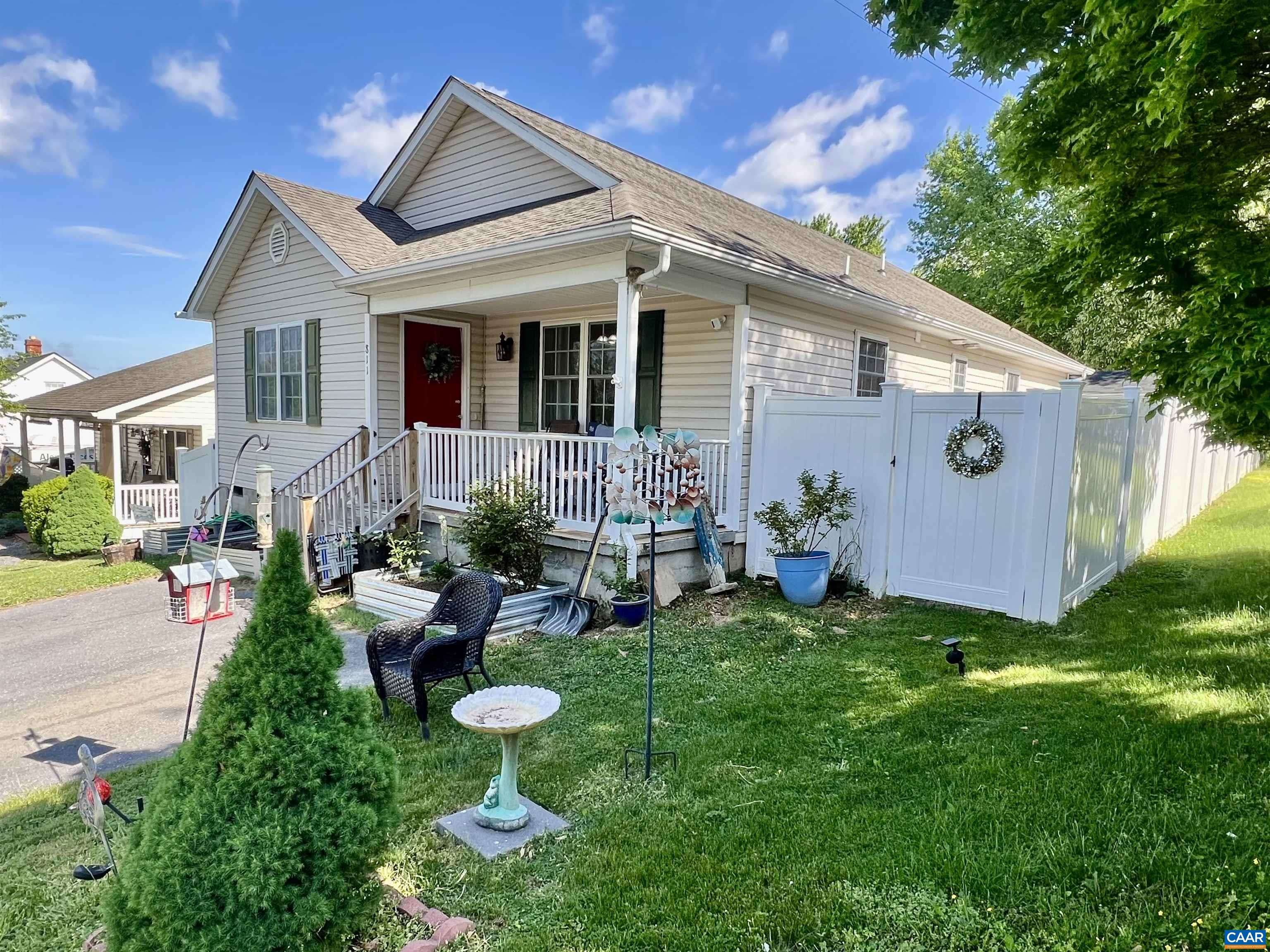 Waynesboro, VA 22980,811 FRYE ST