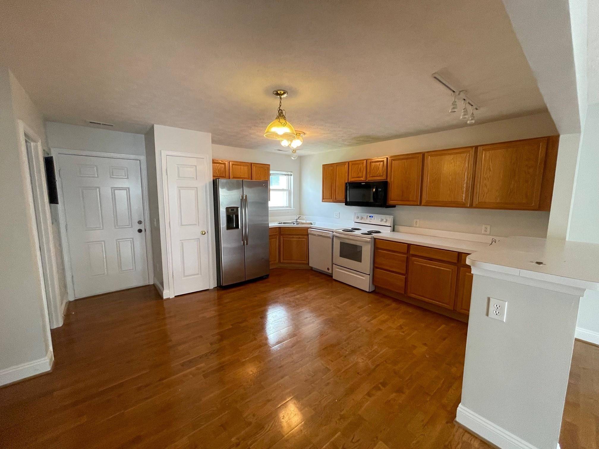 Harrisonburg, VA 22801,1290 OLD RICHMOND CIR