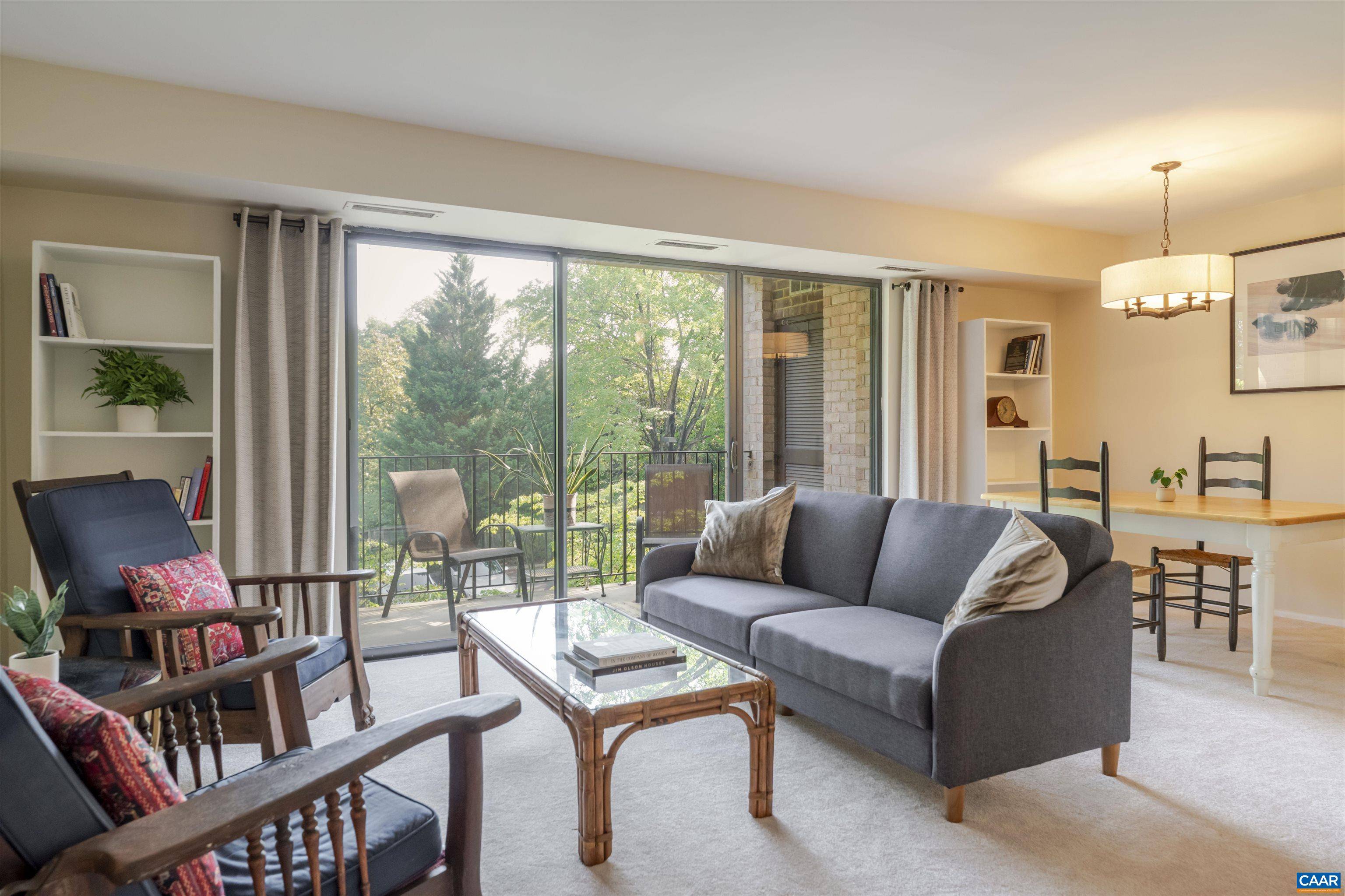 Charlottesville, VA 22902,511 1ST ST N #411