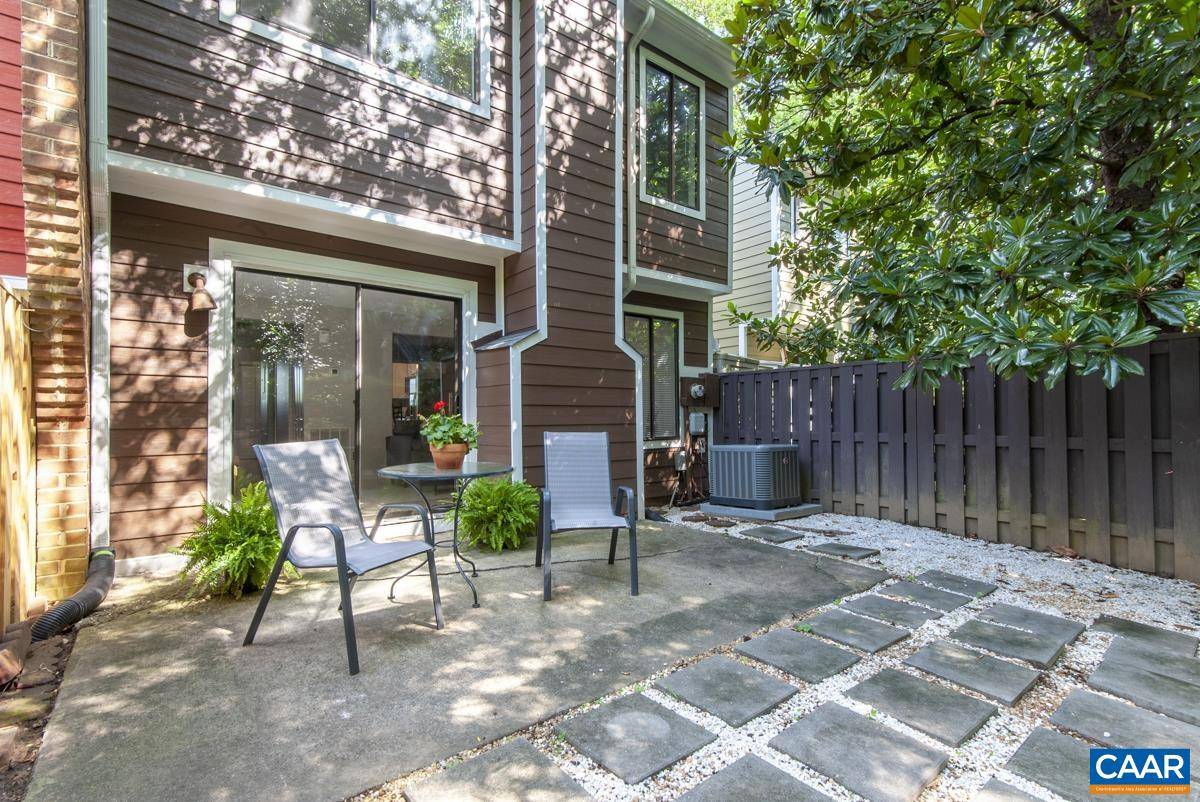 Charlottesville, VA 22901,943 SOUTHAMPTON DR