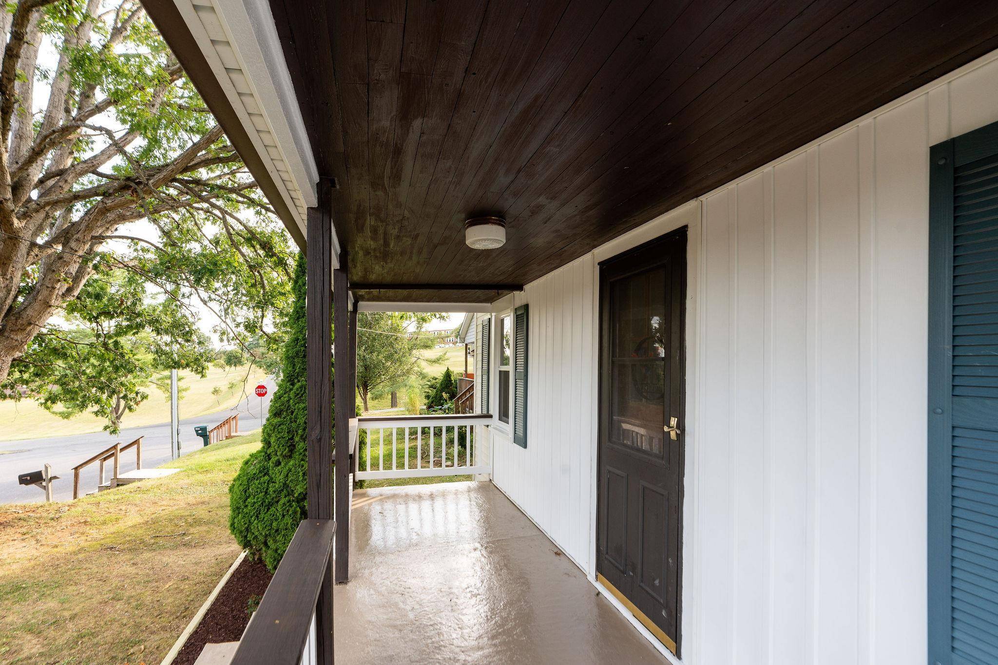 Staunton, VA 24401,404 F ST