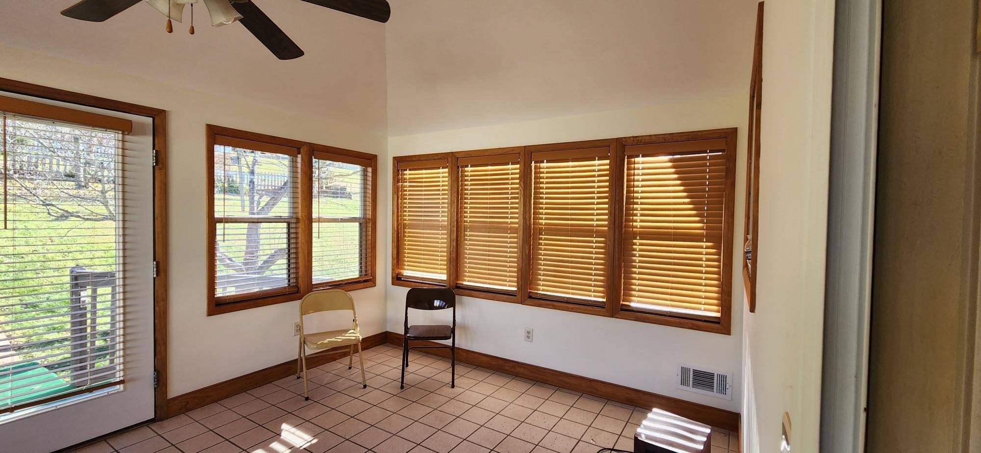 Staunton, VA 24401,303 OLD GREENVILLE RD