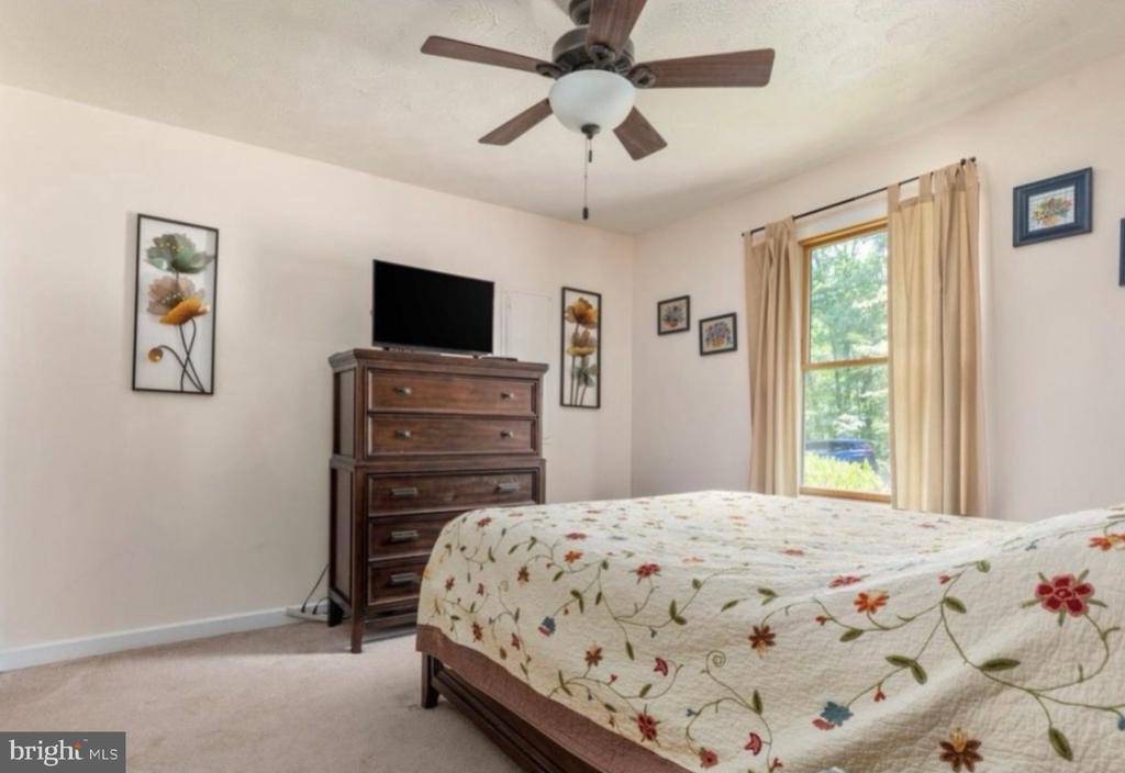 Luray, VA 22835,432 CARDINAL DR