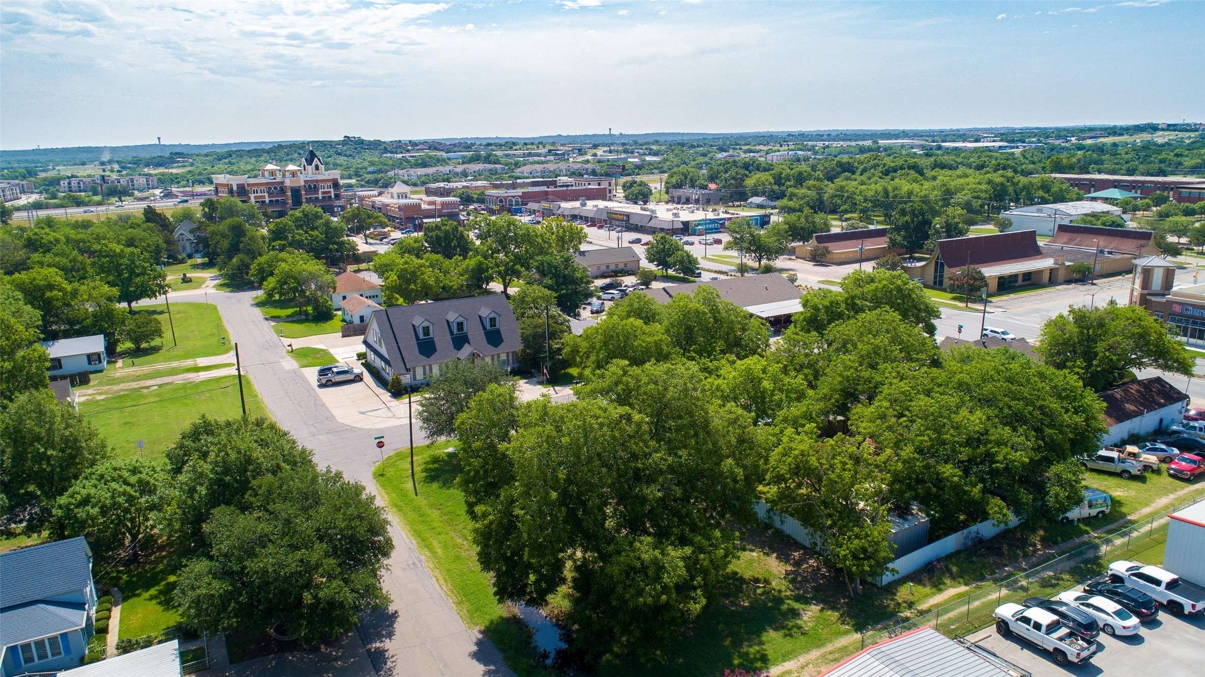 Burleson, TX 76028,117 N Dobson ST
