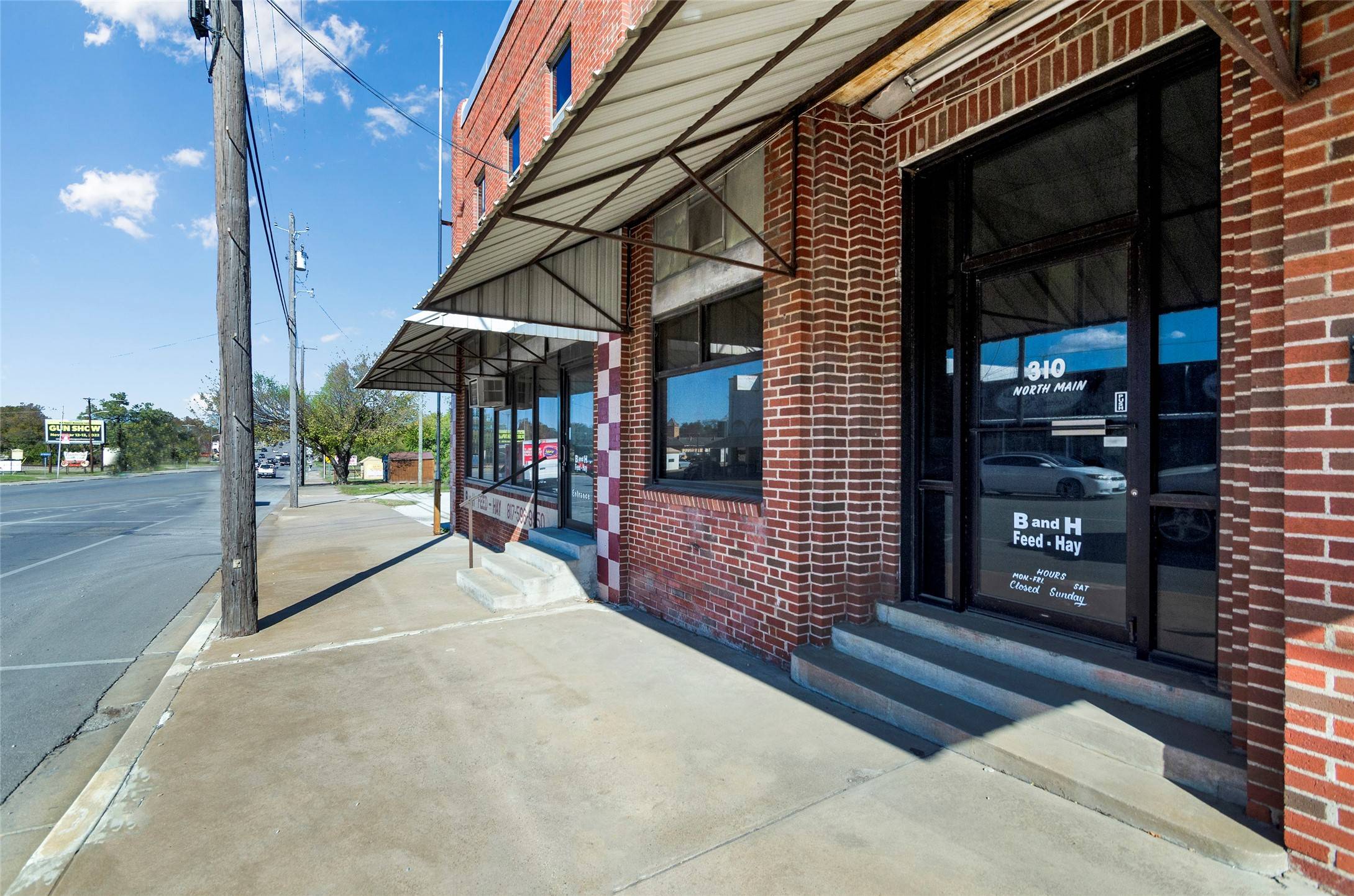 Weatherford, TX 76086,310 N Main ST