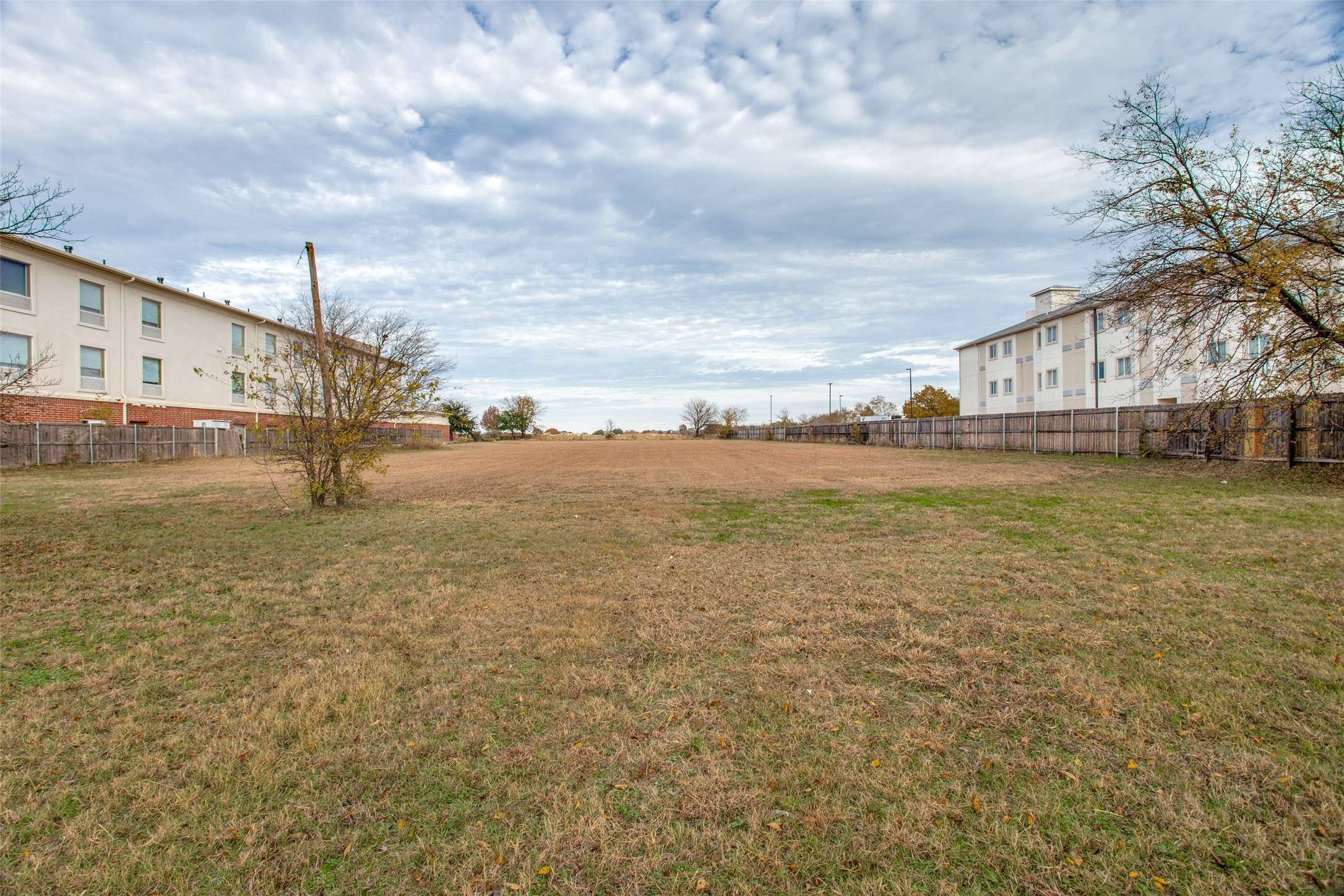 Cleburne, TX 76033,1724 W Henderson ST