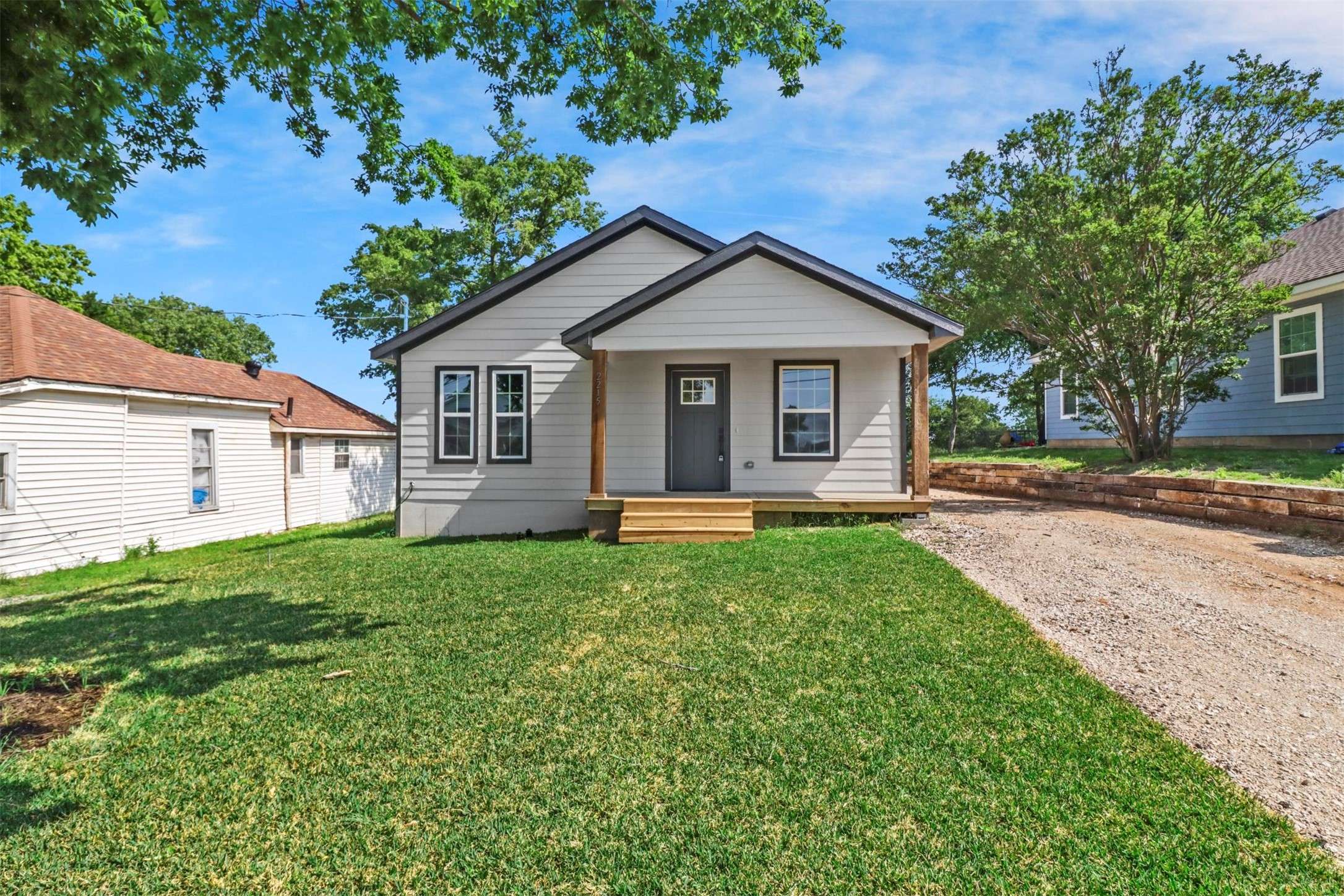 Denison, TX 75020,2215 W Bond ST