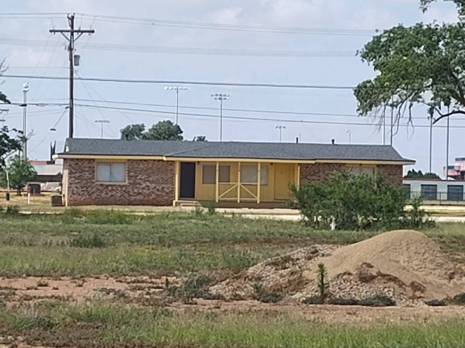 Brownfield, TX 79316,1004 N Ballard ST