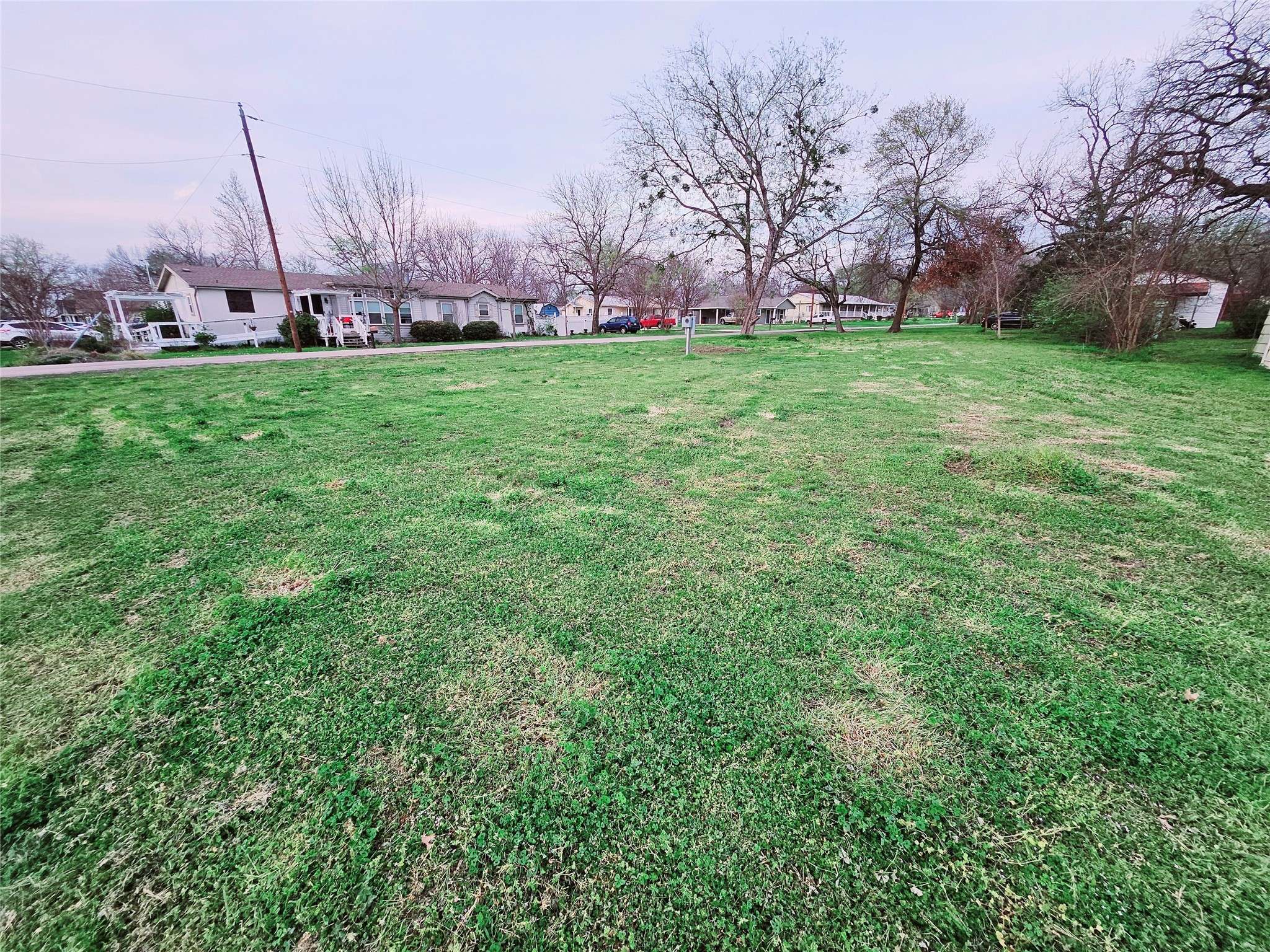 Quinlan, TX 75474,209 W First ST