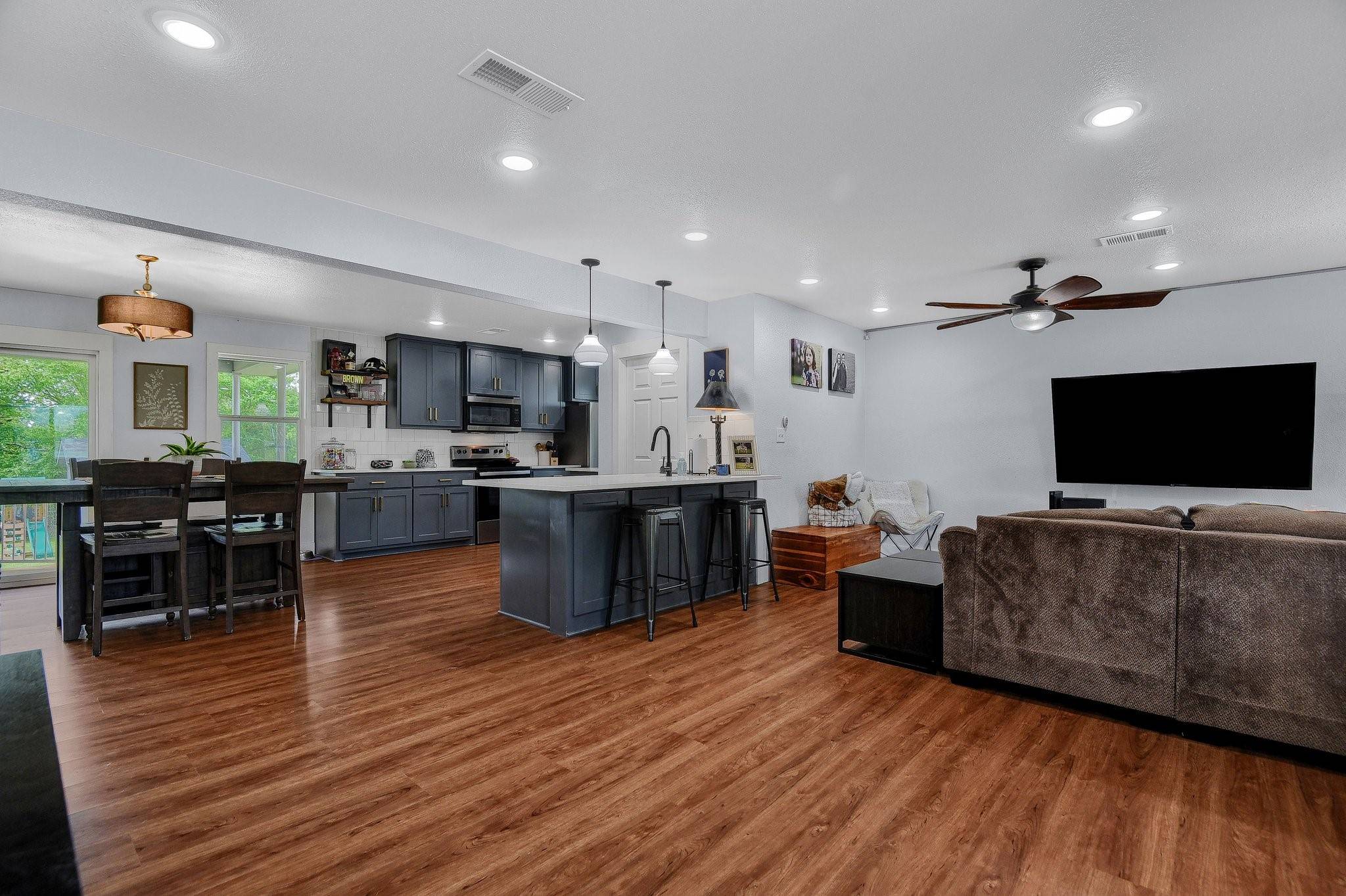 Denison, TX 75021,420 E Burrell ST