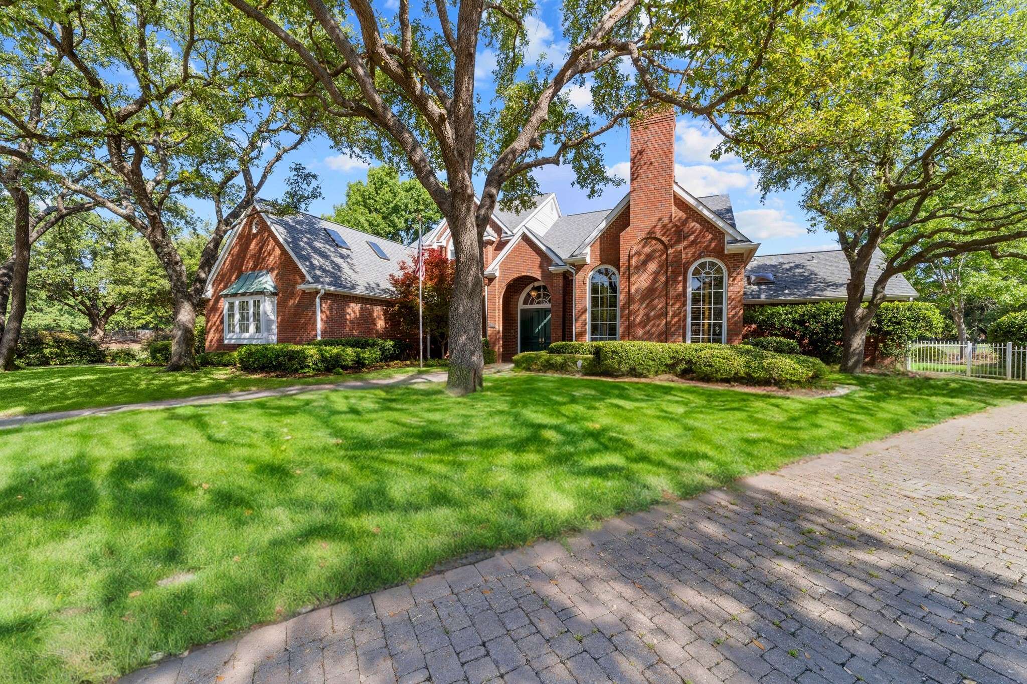 Dallas, TX 75248,5403 Bent TRL