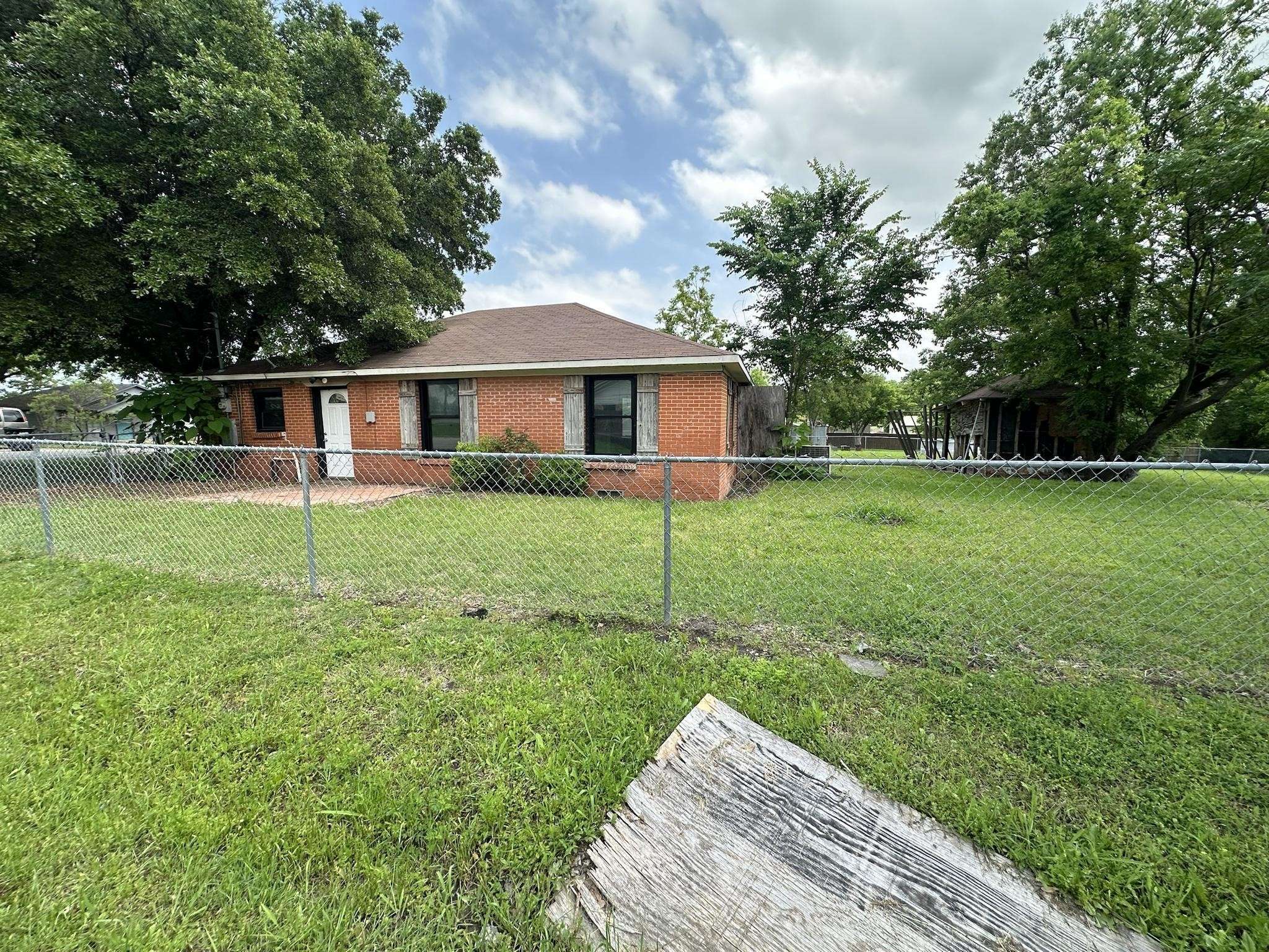 Crandall, TX 75114,500 S College ST