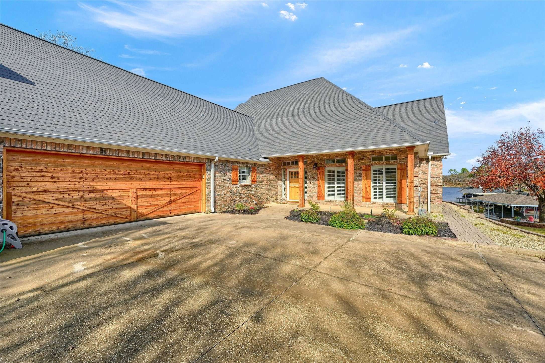 Lake Kiowa, TX 76240,214 Kiowa DR E