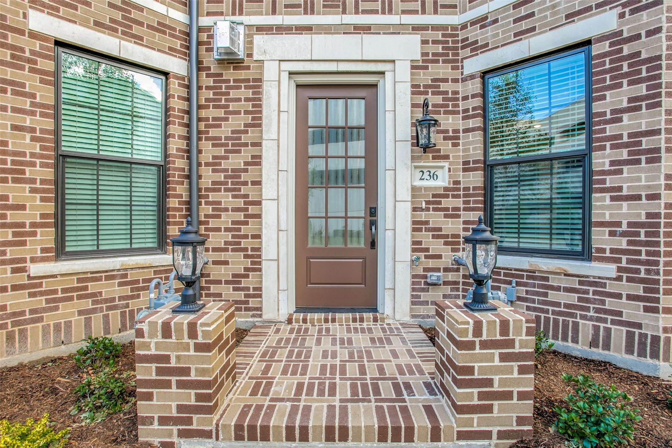Roanoke, TX 76262,236 Crockett ST