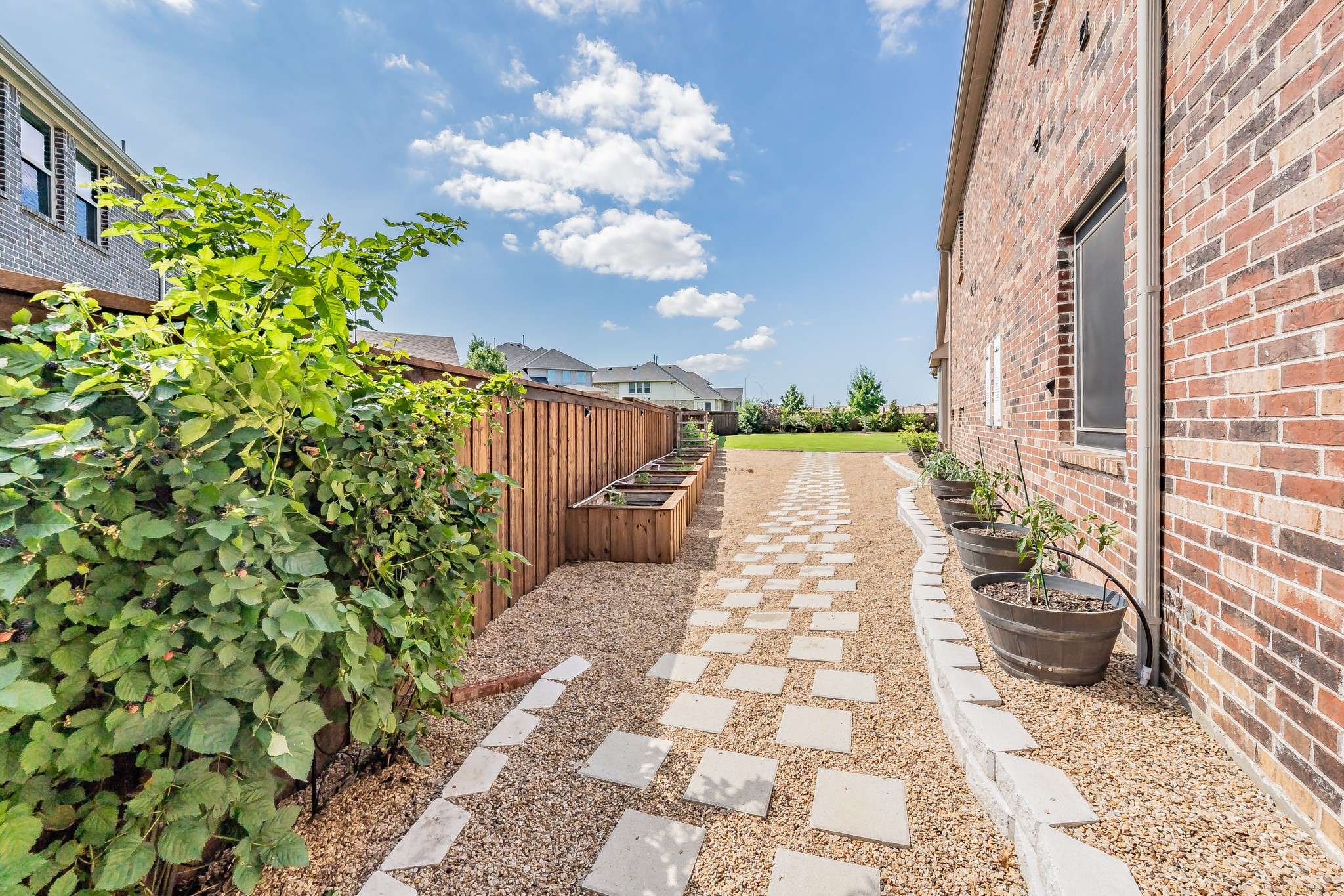 Irving, TX 75063,7151 Isle Royal LN