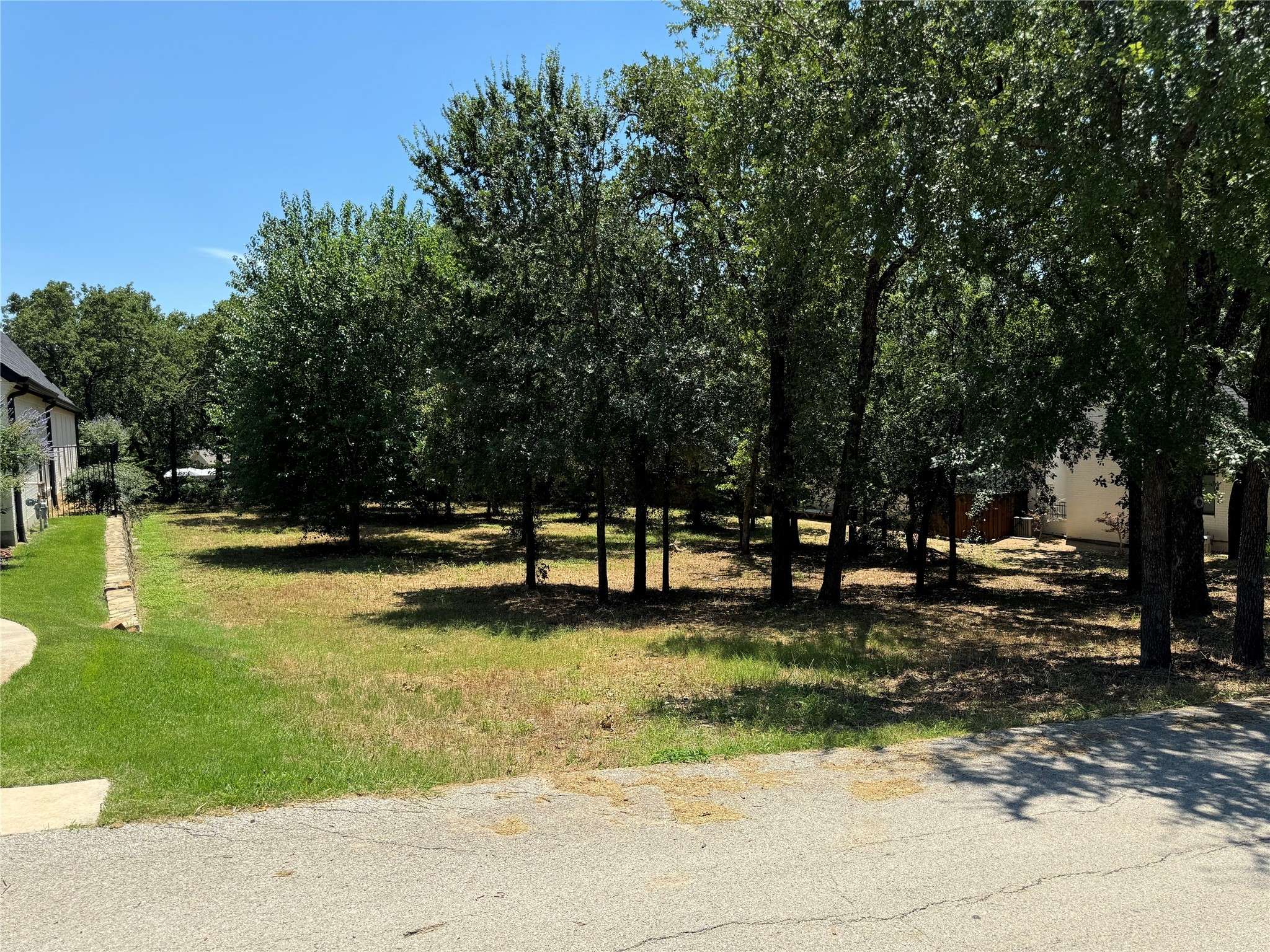 North Richland Hills, TX 76182,8724 Stewart DR