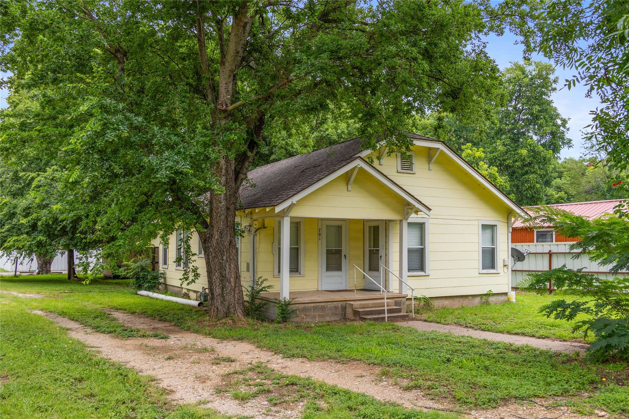De Leon, TX 76444,701 S Austin ST