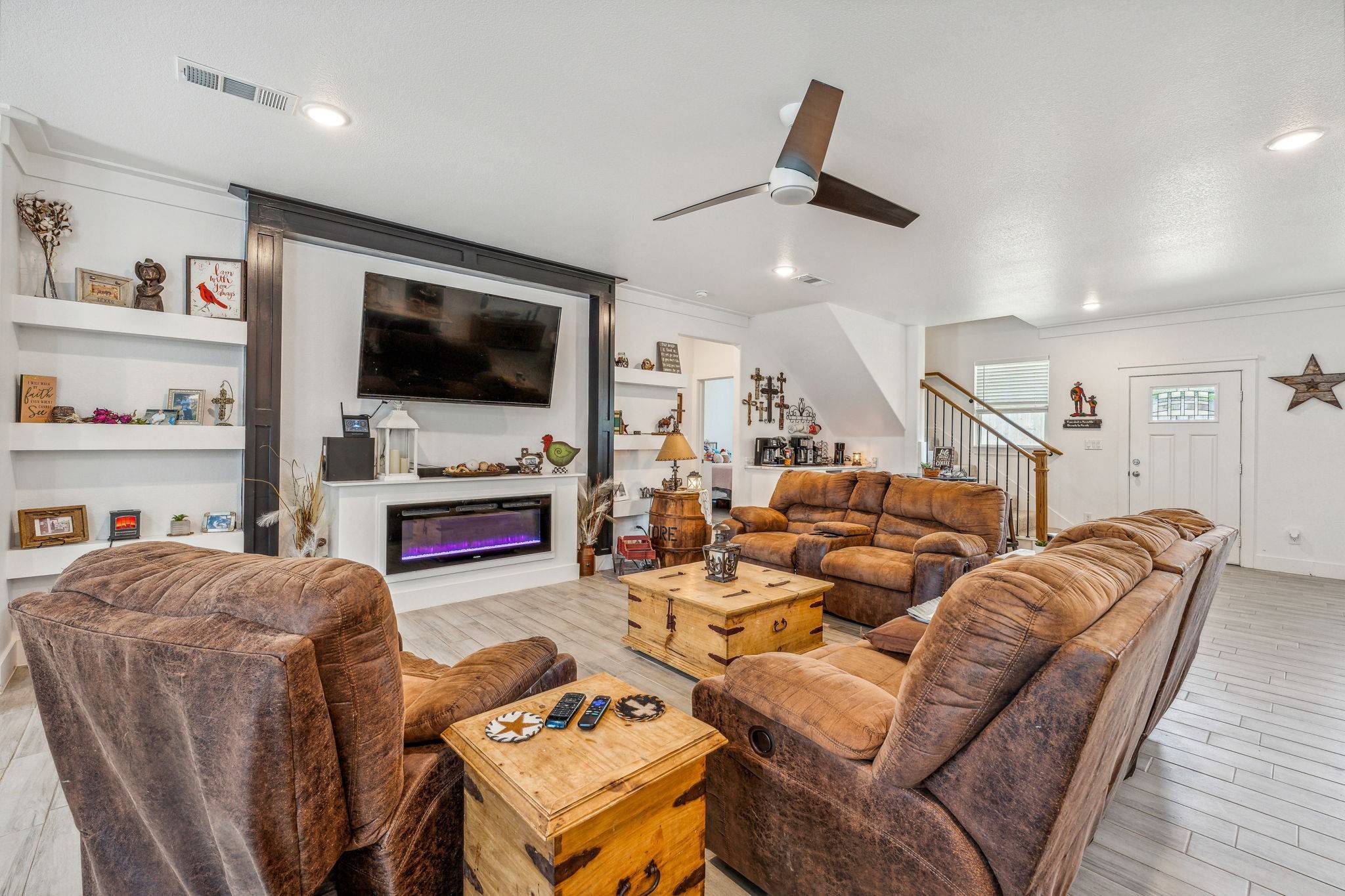 Granbury, TX 76048,2503 Santiago DR