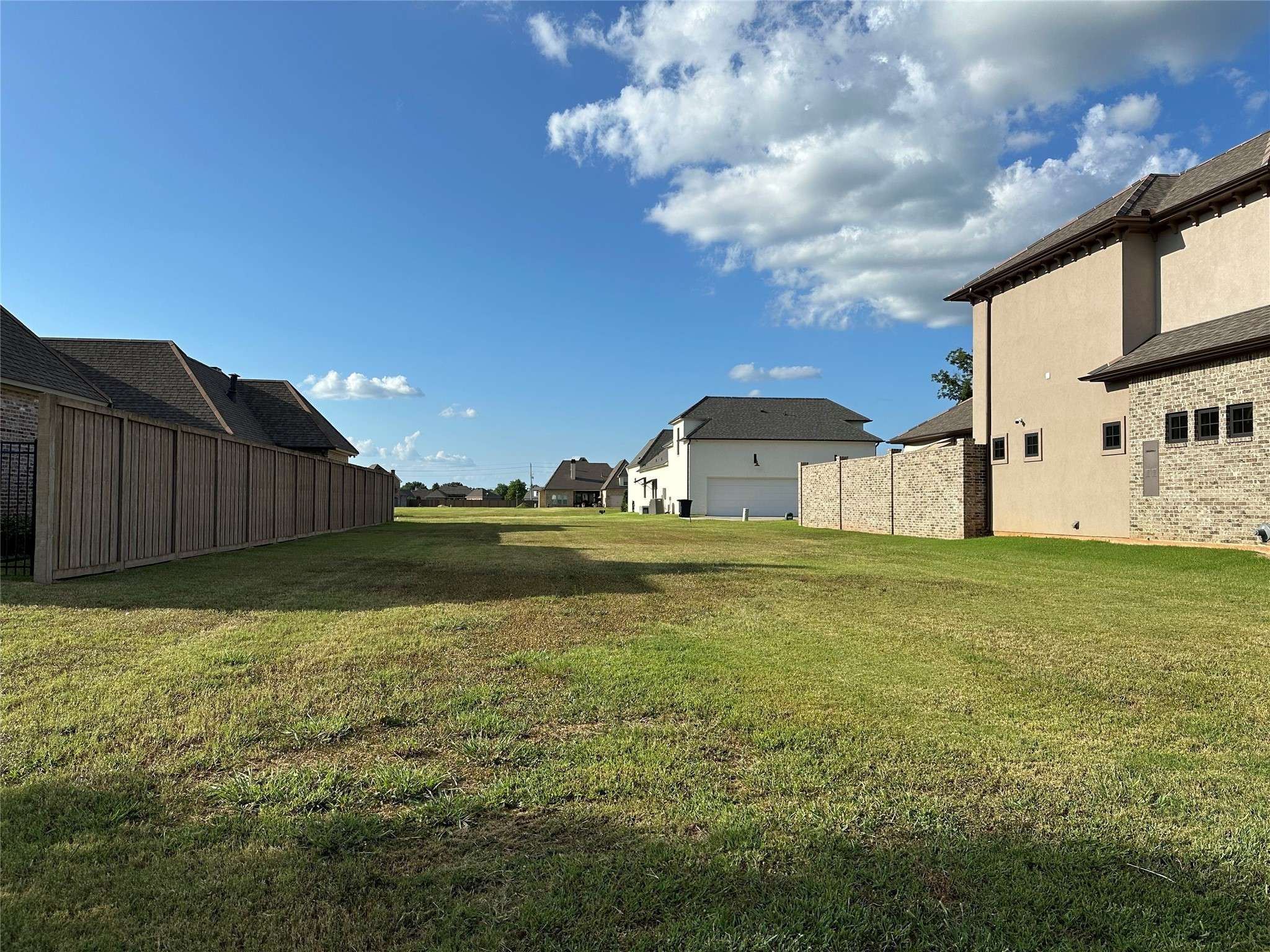 Bossier City, LA 71111,203 Nightfall CT