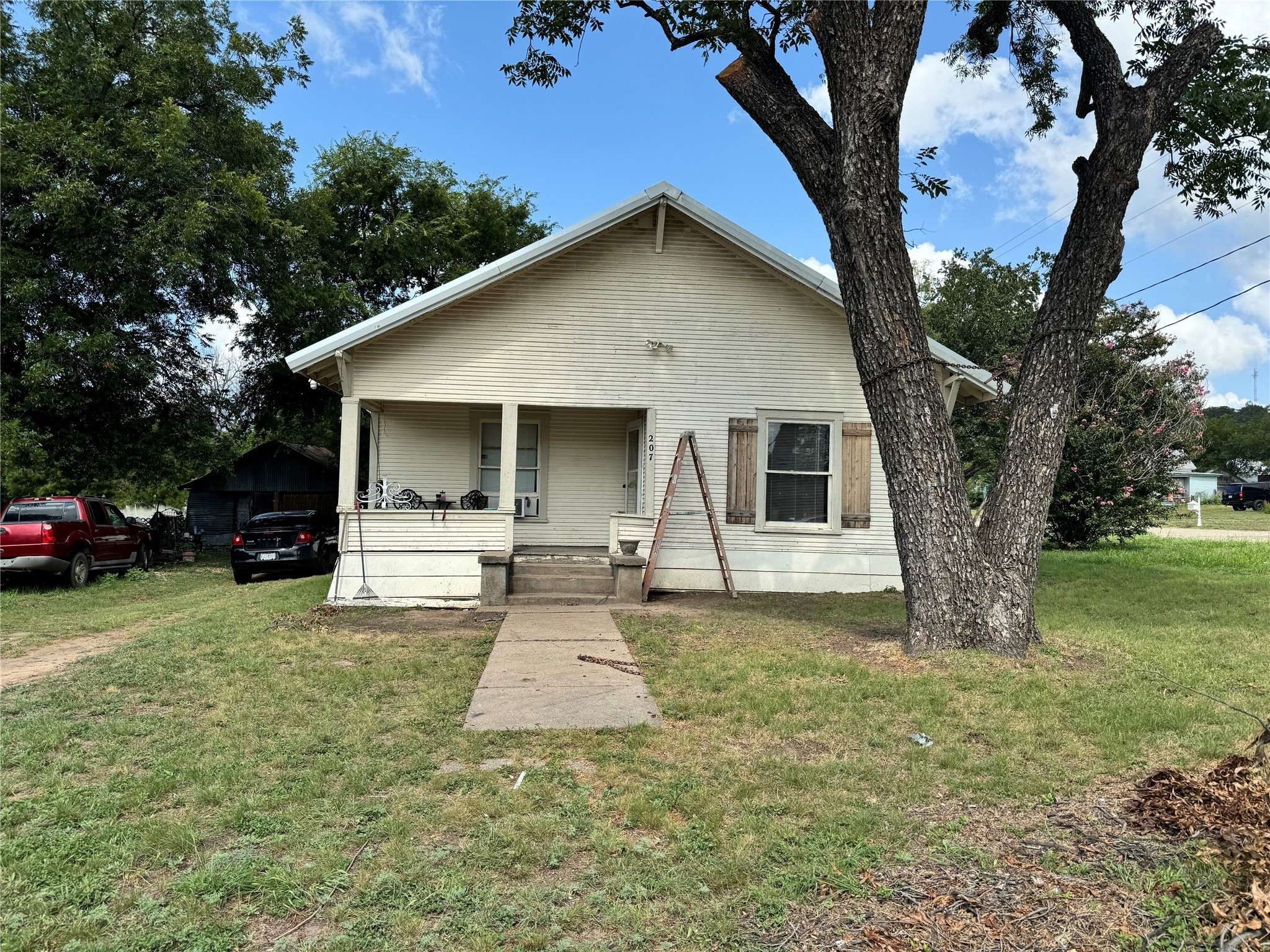 Santa Anna, TX 76878,207 N 5th ST