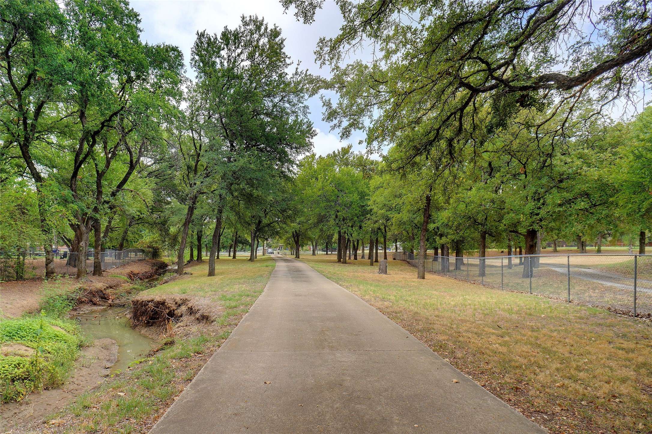 Colleyville, TX 76034,310 Glade RD W