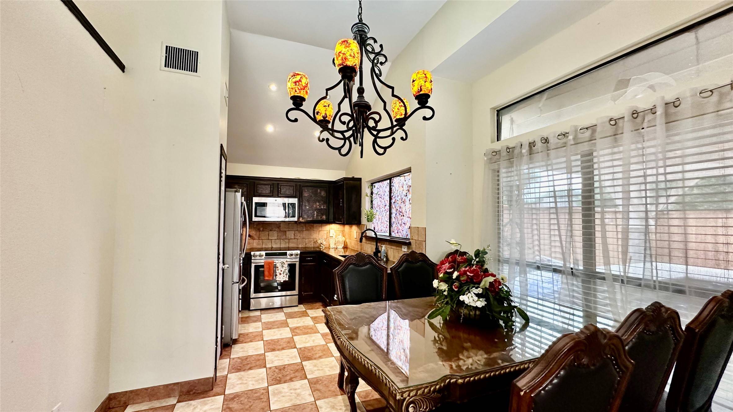 Lewisville, TX 75067,924 S Old Orchard LN