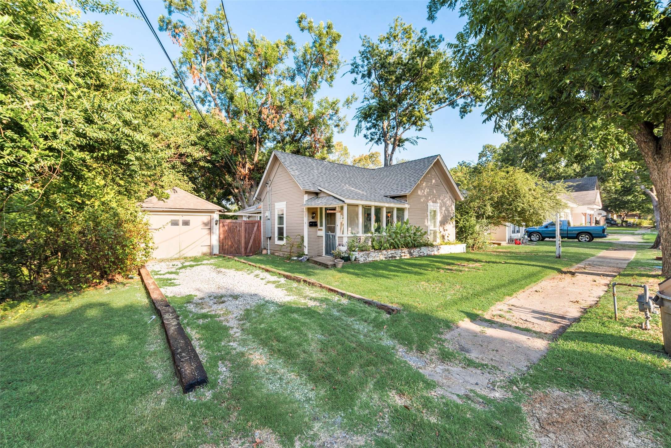Terrell, TX 75160,612 N Adelaide ST