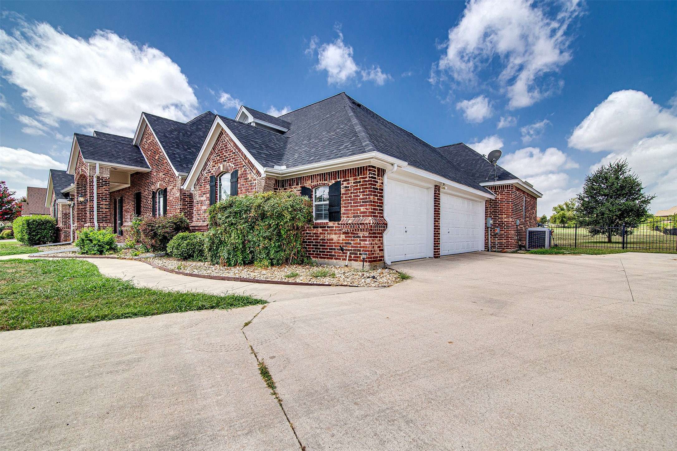 Fort Worth, TX 76126,4413 Bucking Bronc DR