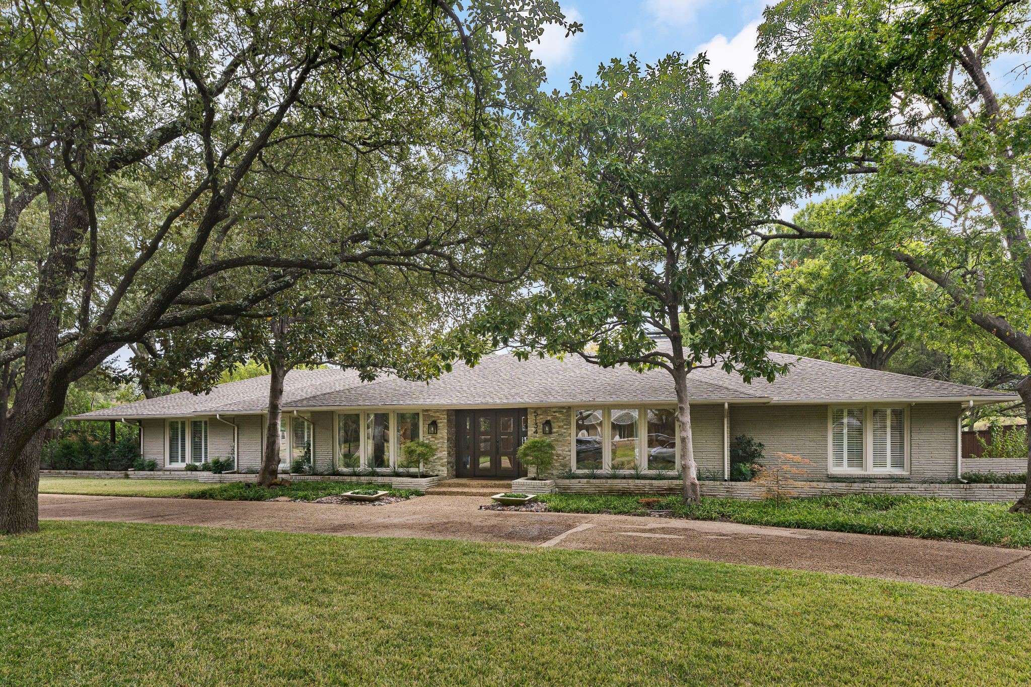 Dallas, TX 75229,5134 Royal Crest DR