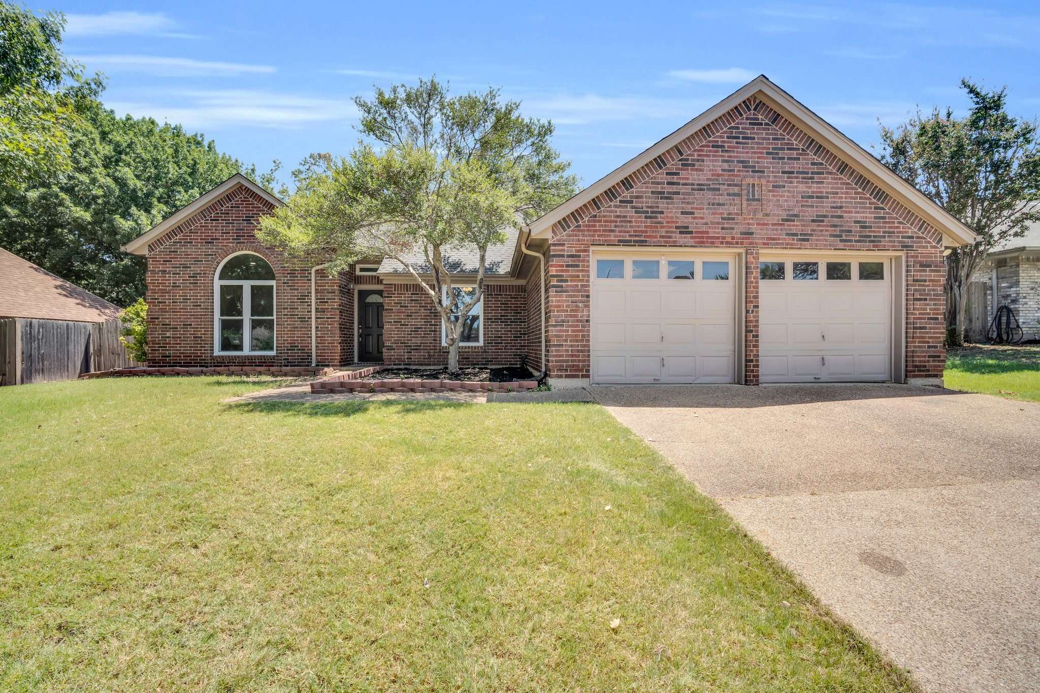 Burleson, TX 76028,112 NE Mcalister RD