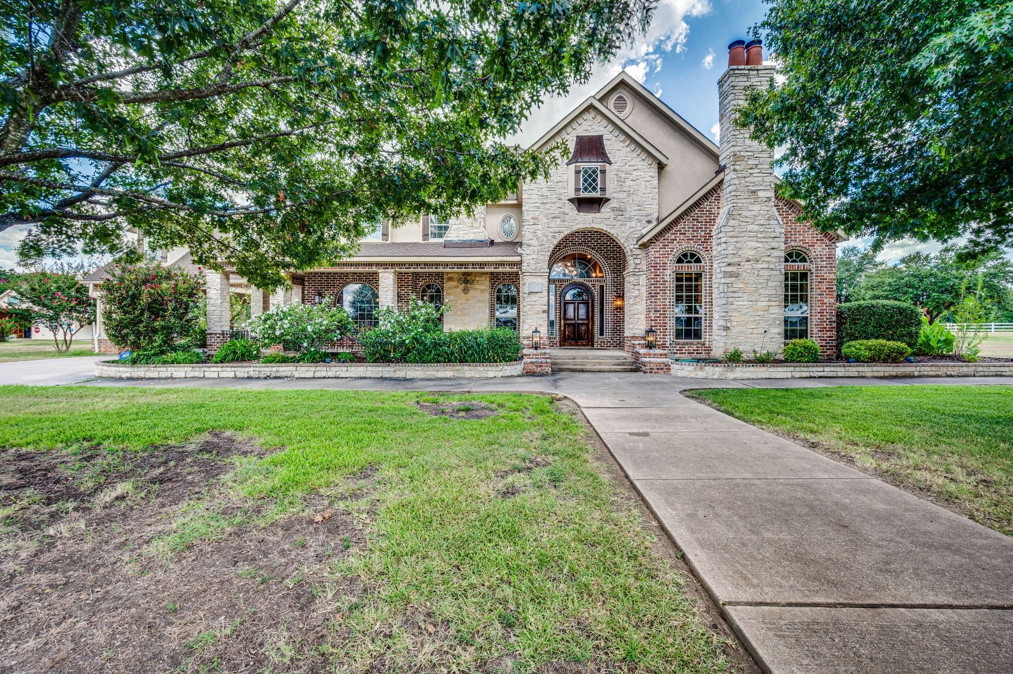 Oak Leaf, TX 75154,800 Locust DR
