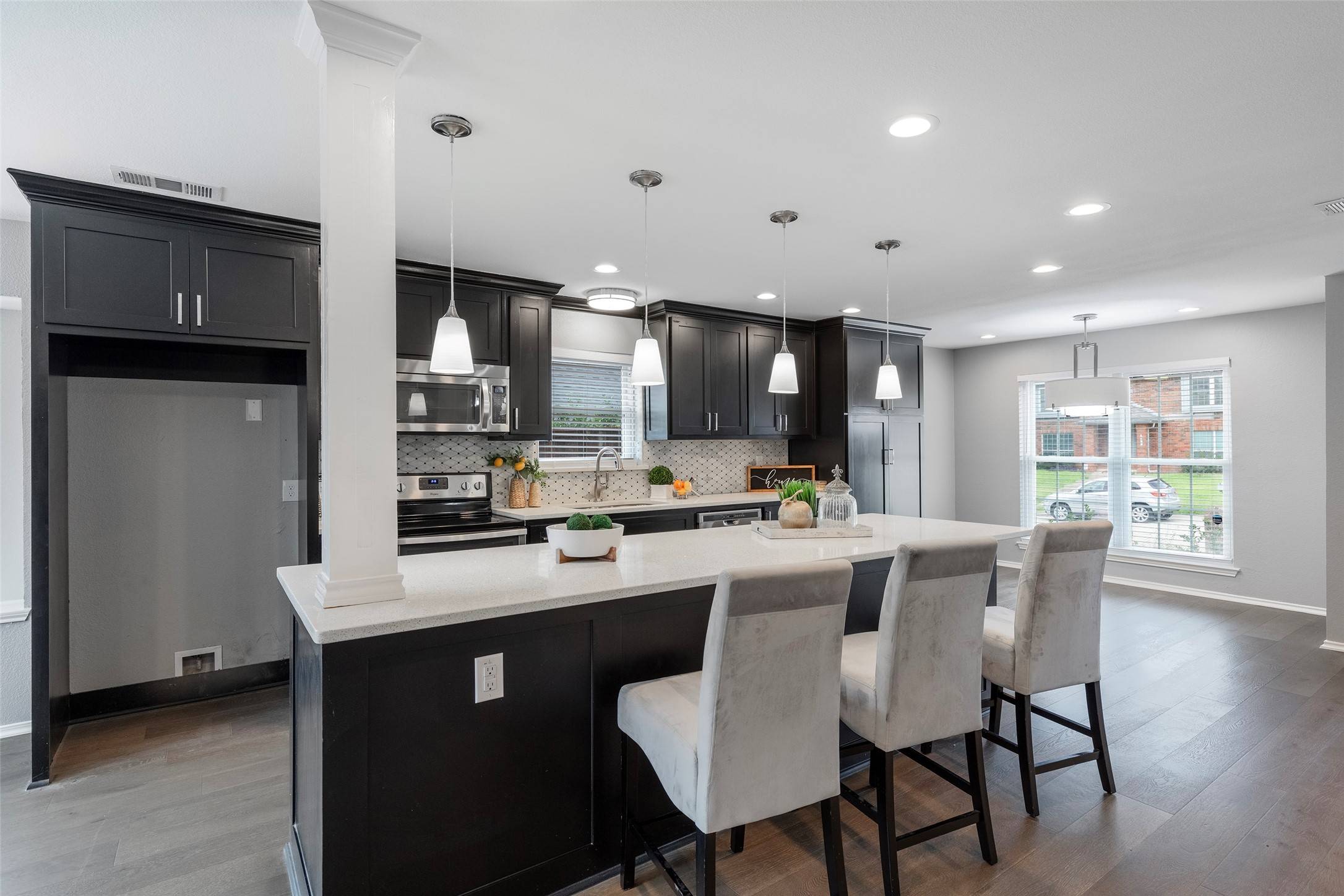 Carrollton, TX 75010,1128 Holly DR