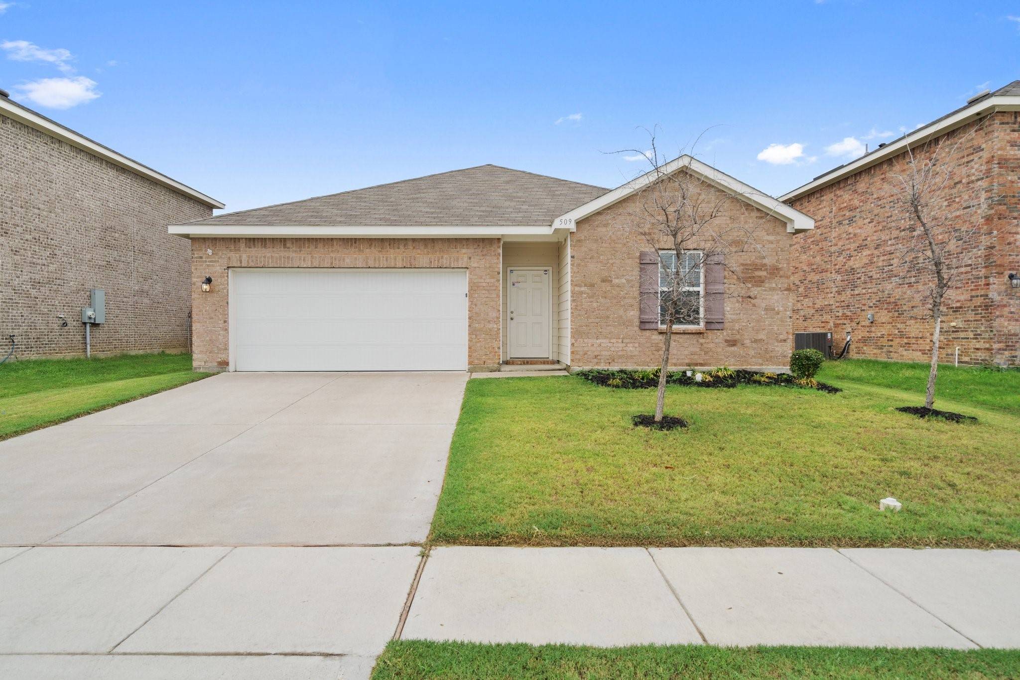 Crowley, TX 76036,509 Canoe WAY