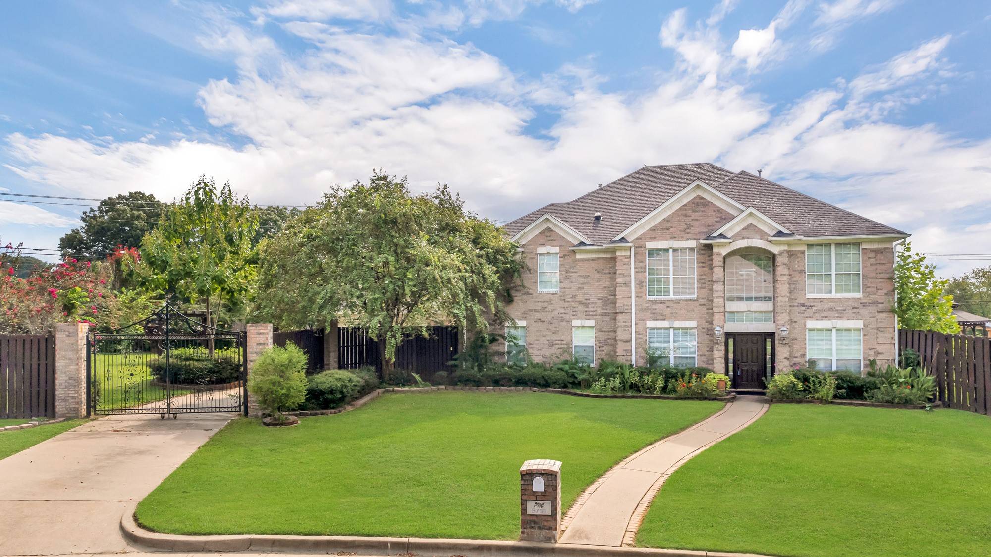 Tyler, TX 75707,5718 Gloucester DR
