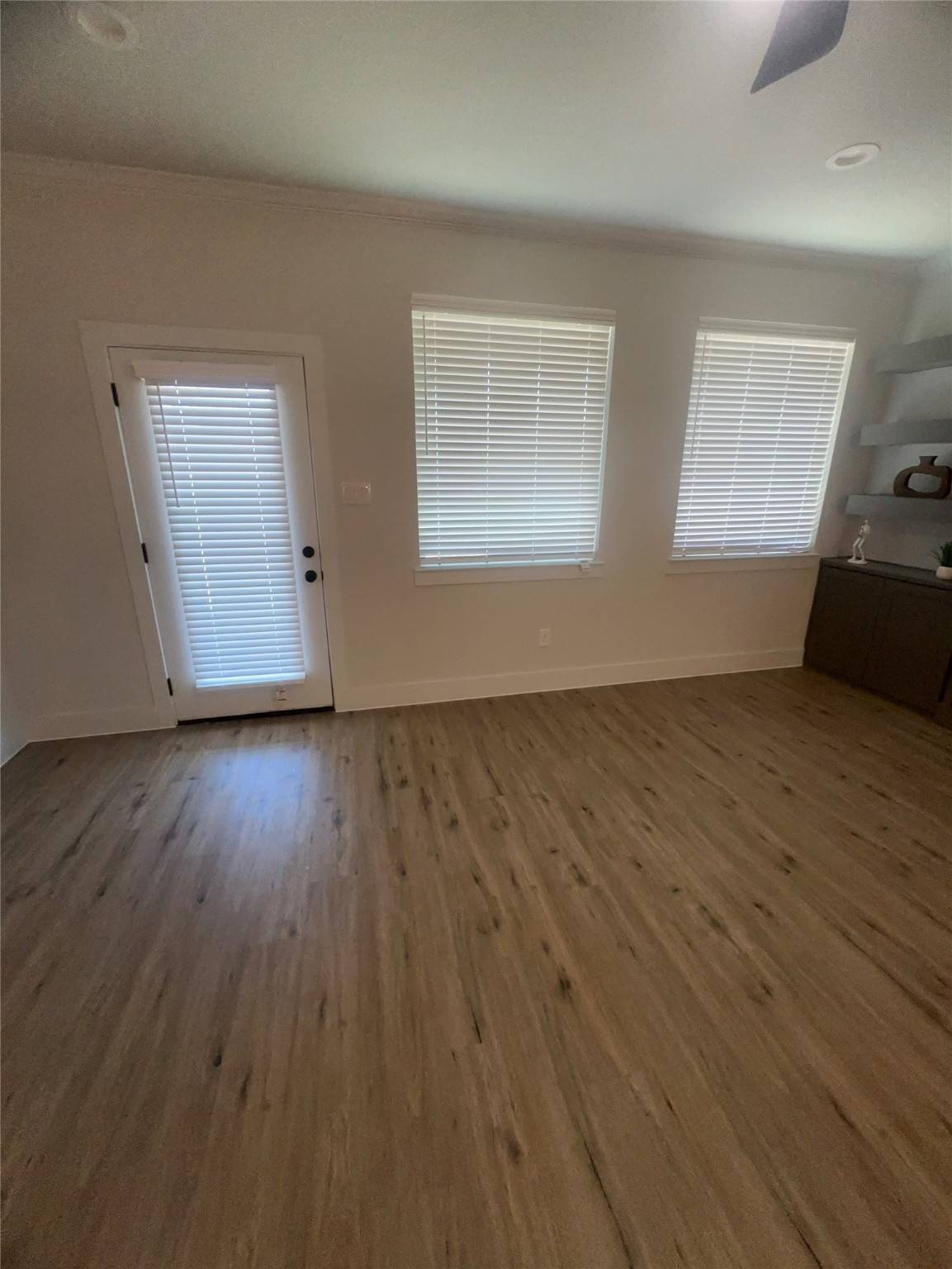 Dallas, TX 75216,3806 Vandervort DR