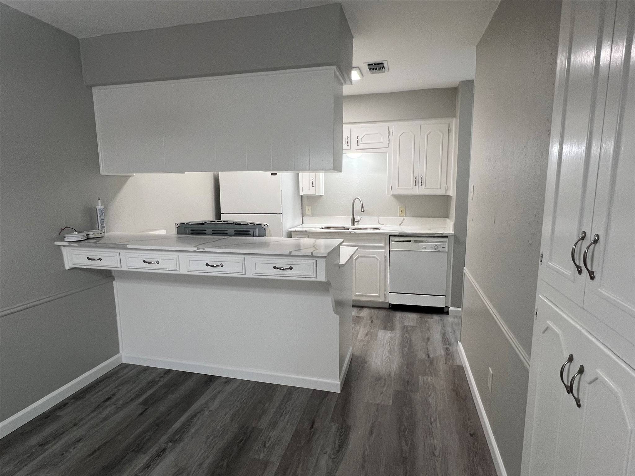 Hurst, TX 76053,770 E Pecan ST