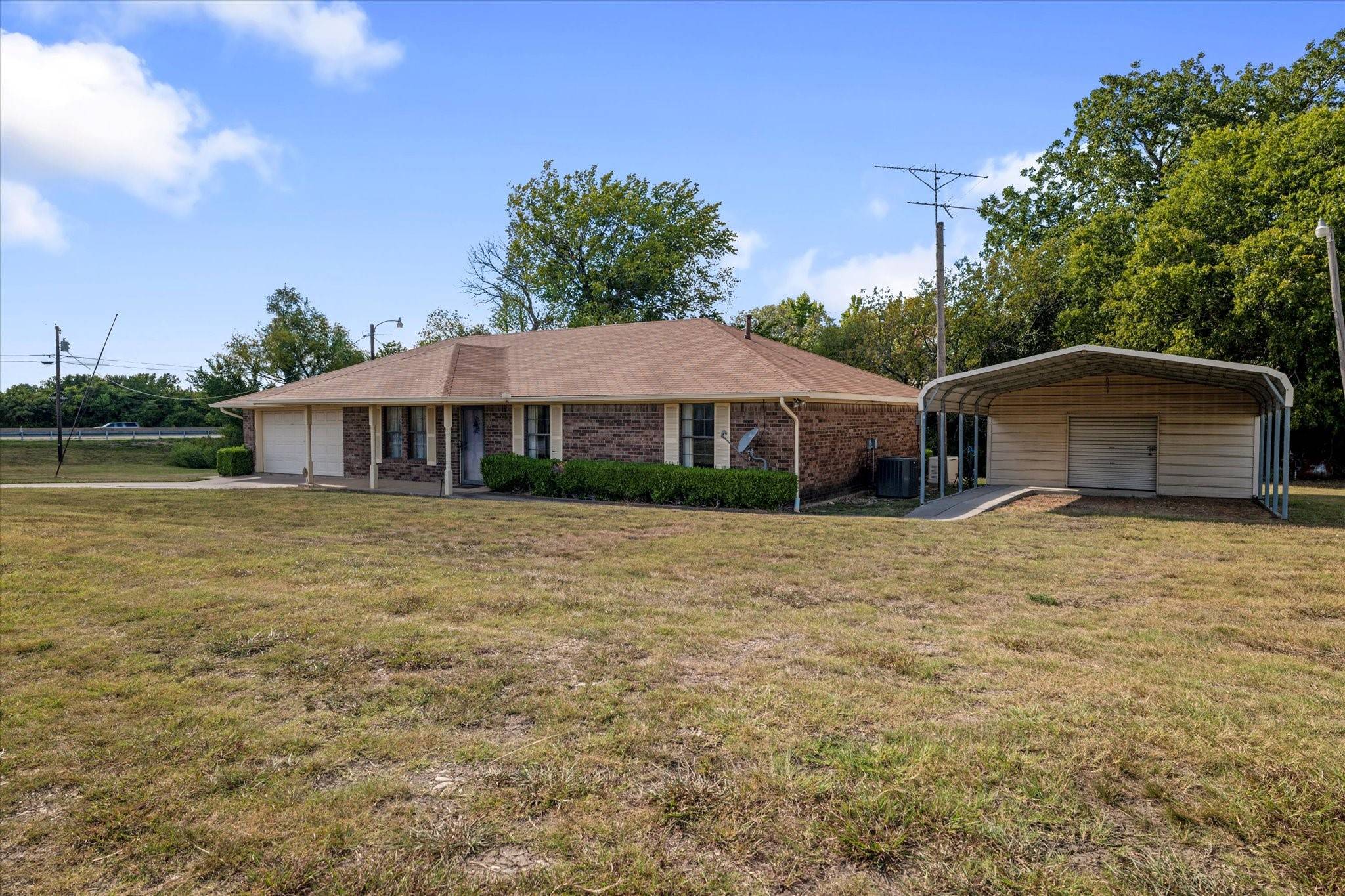 Van Alstyne, TX 75495,15238 US HIGHWAY 75 HWY
