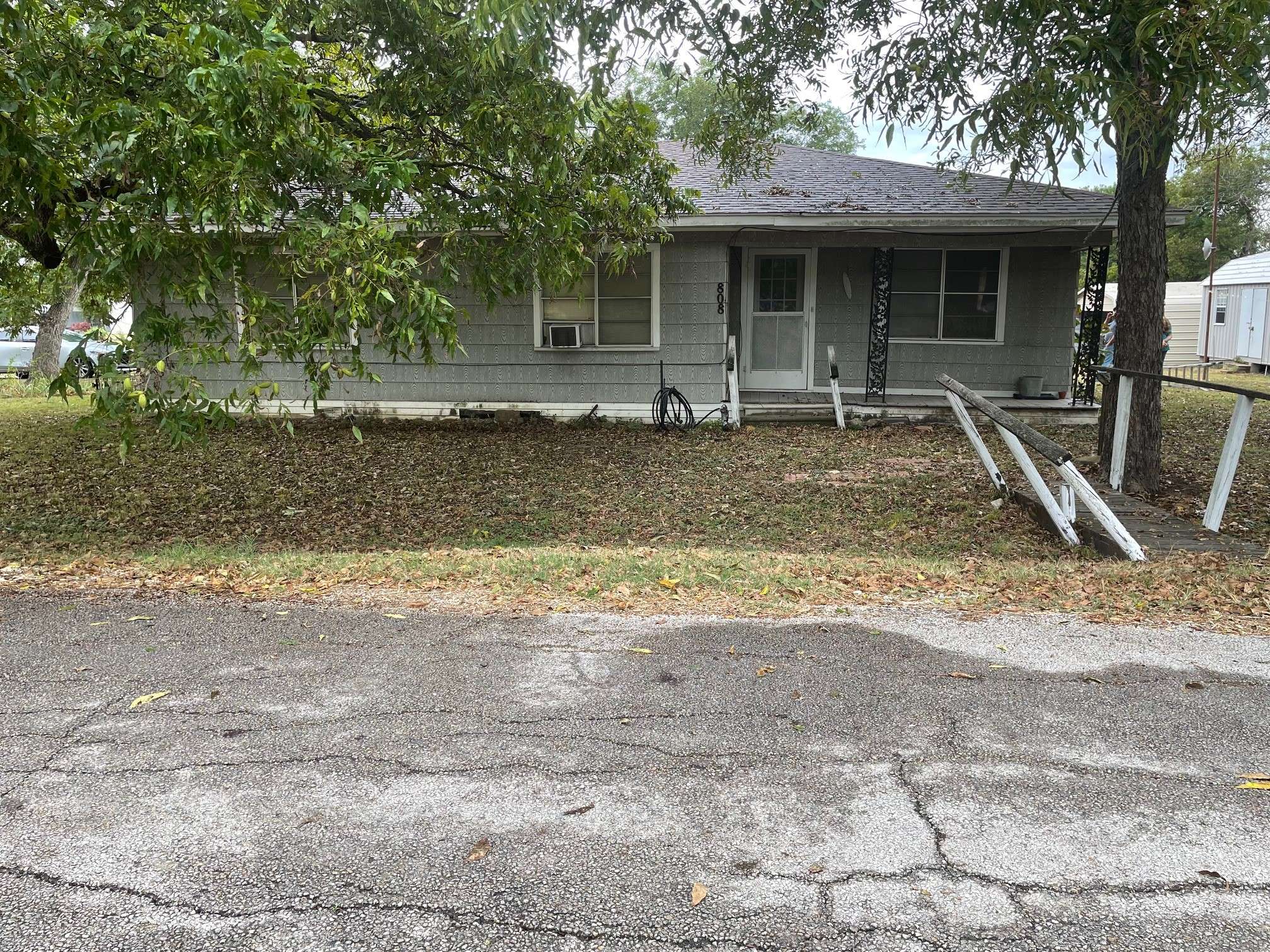 Thornton, TX 76687,808 N Tyler ST