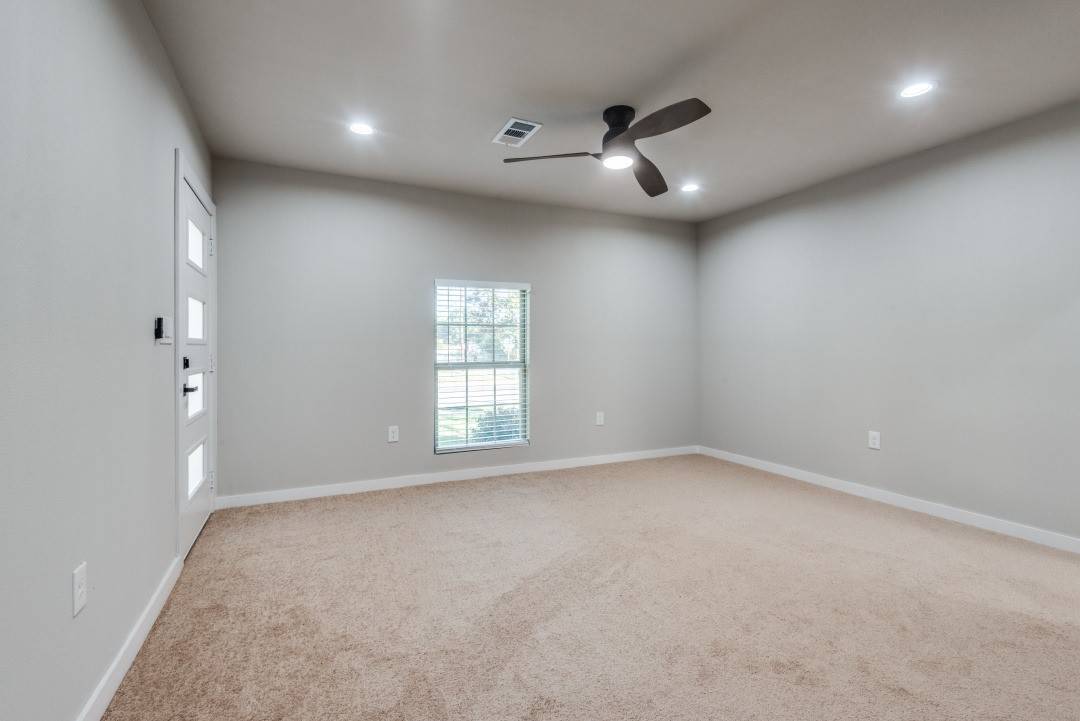 Dallas, TX 75216,2322 E OVERTON RD