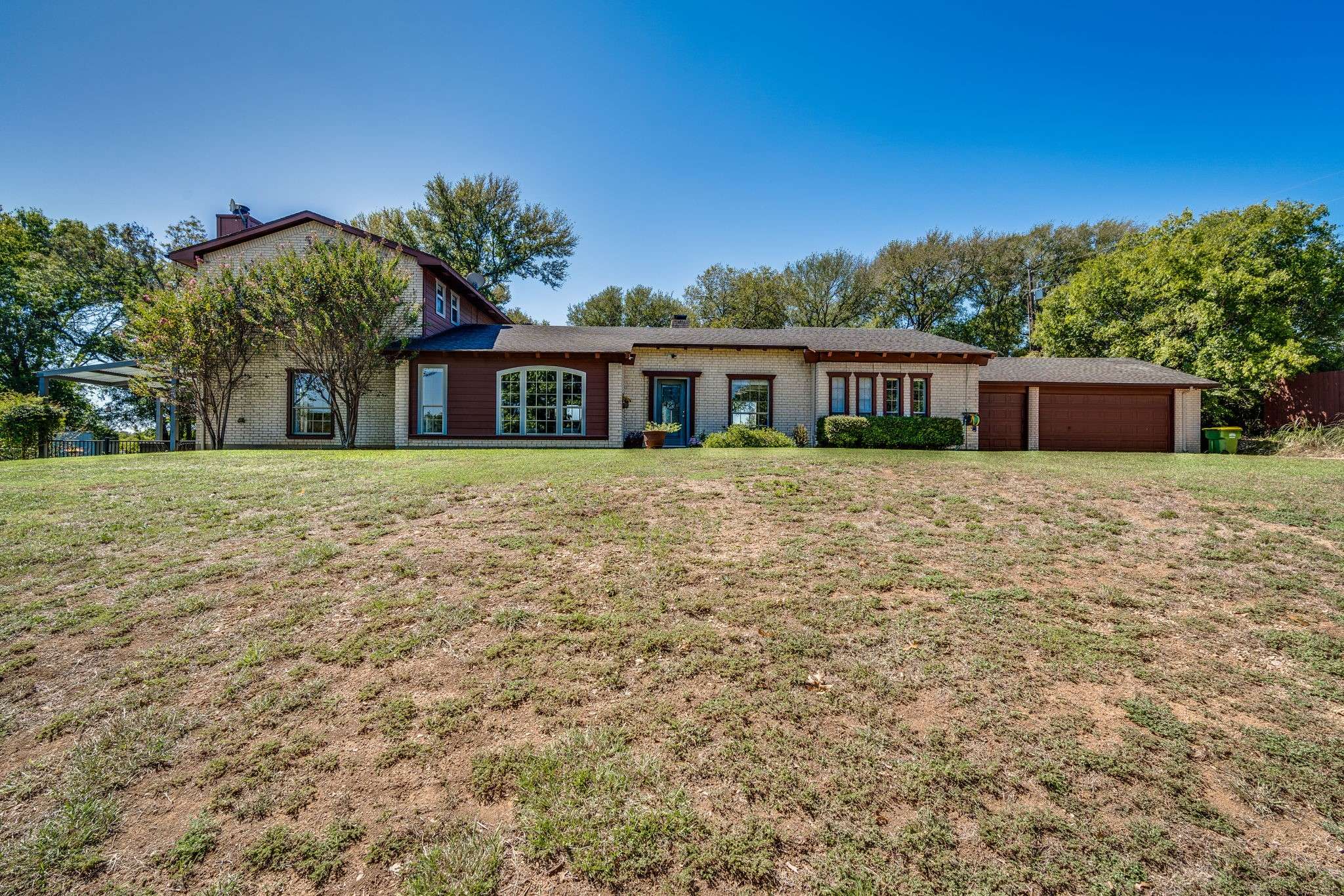 Waxahachie, TX 75167,654 S Falling Leaves DR