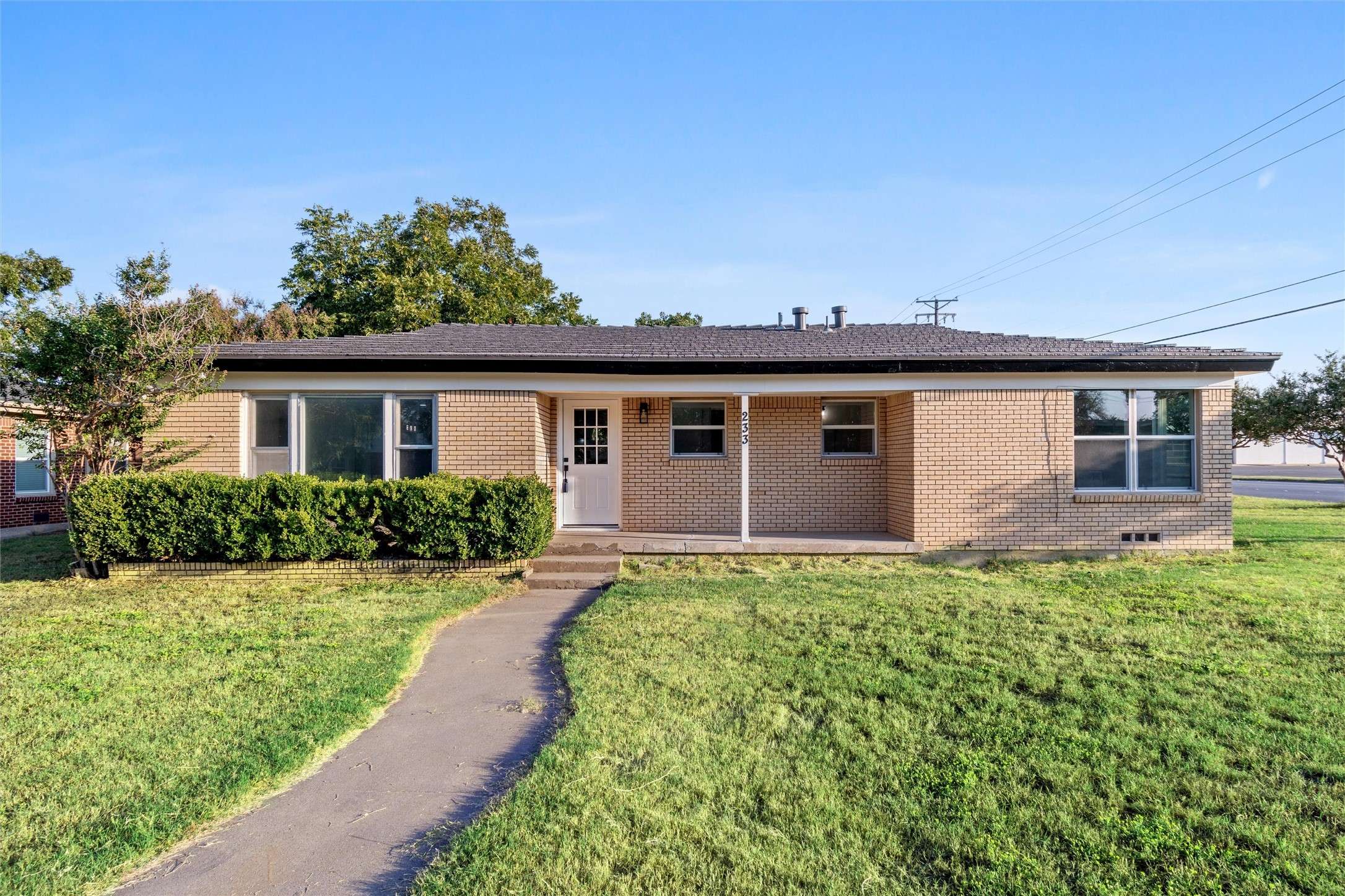 Hurst, TX 76053,233 Oak DR E