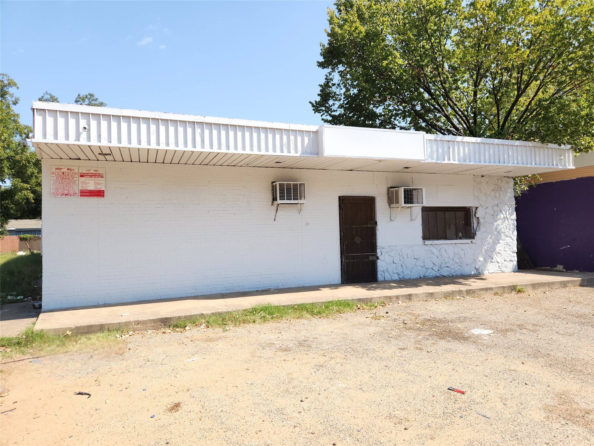 Dallas, TX 75215,4118 Colonial AVE