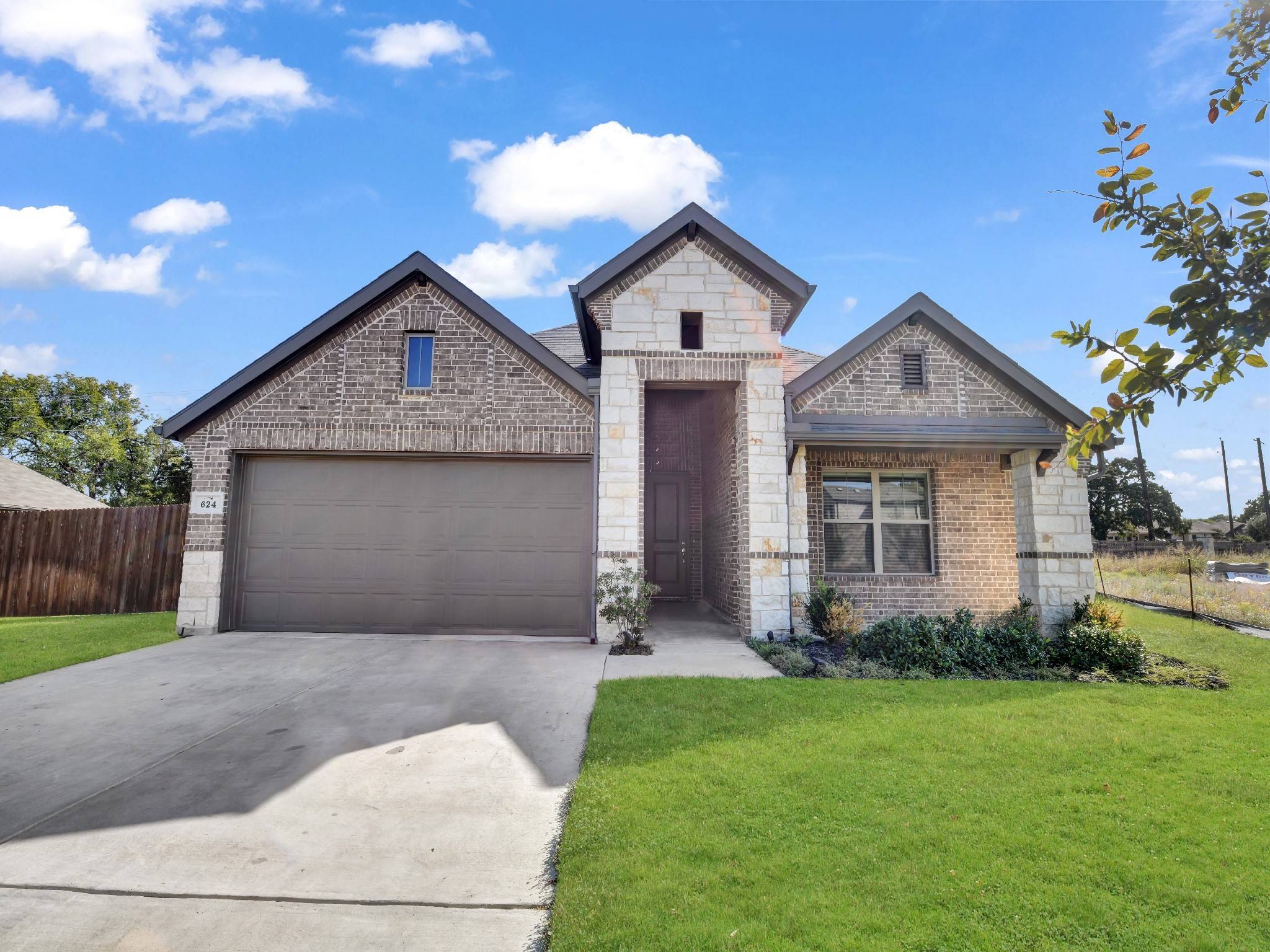 Azle, TX 76020,624 Orchid DR