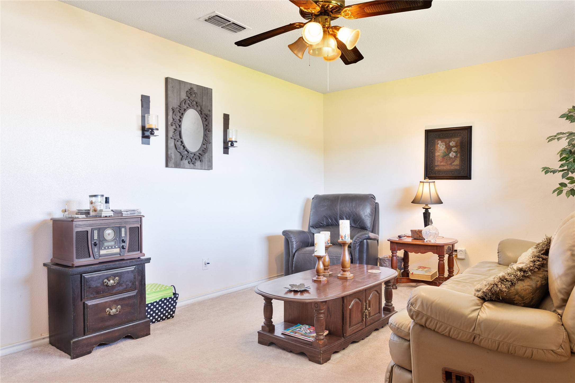 Fairfield, TX 75840,527 Robindale LN