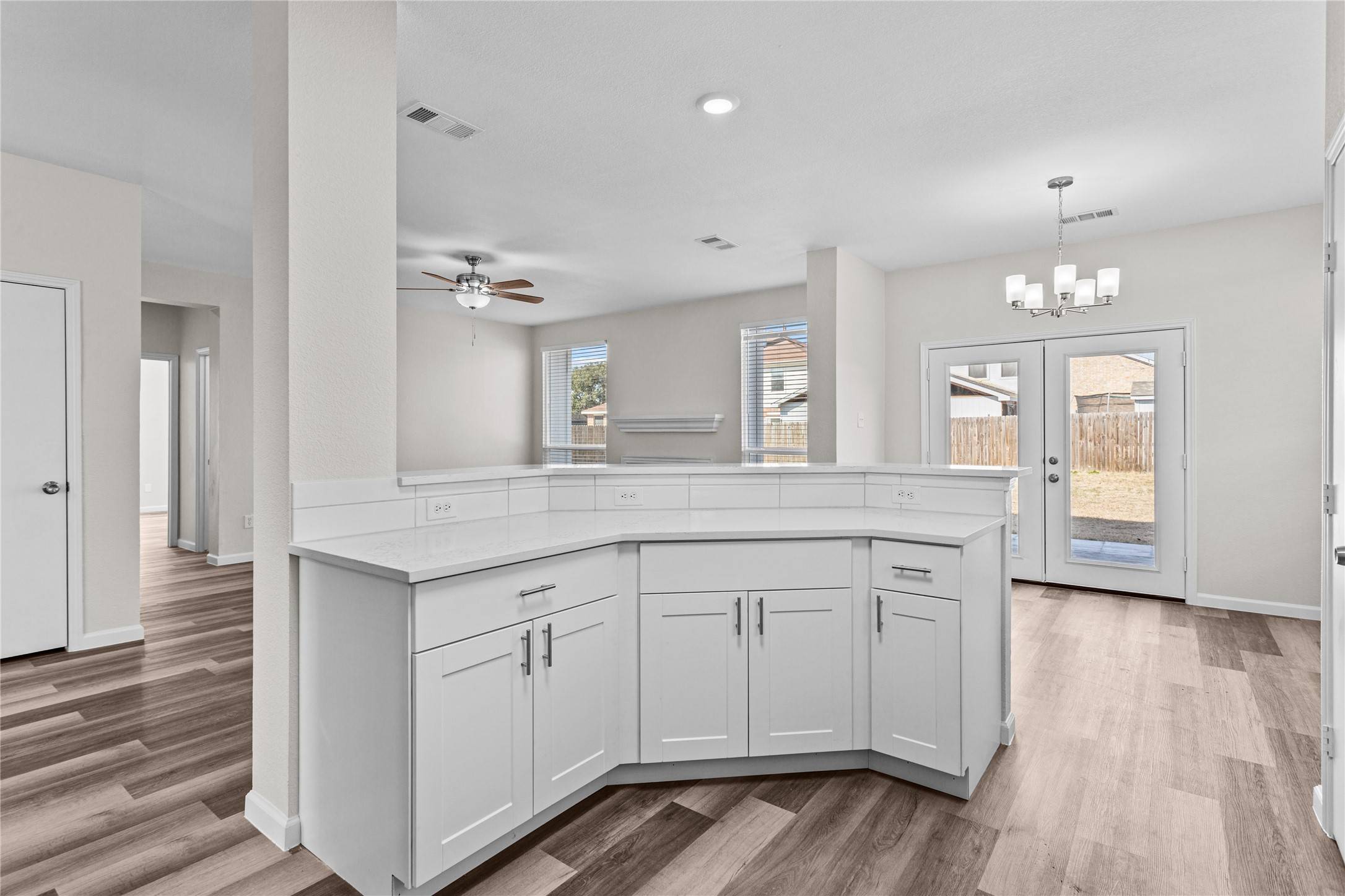 Arlington, TX 76002,7708 Amsterdam LN