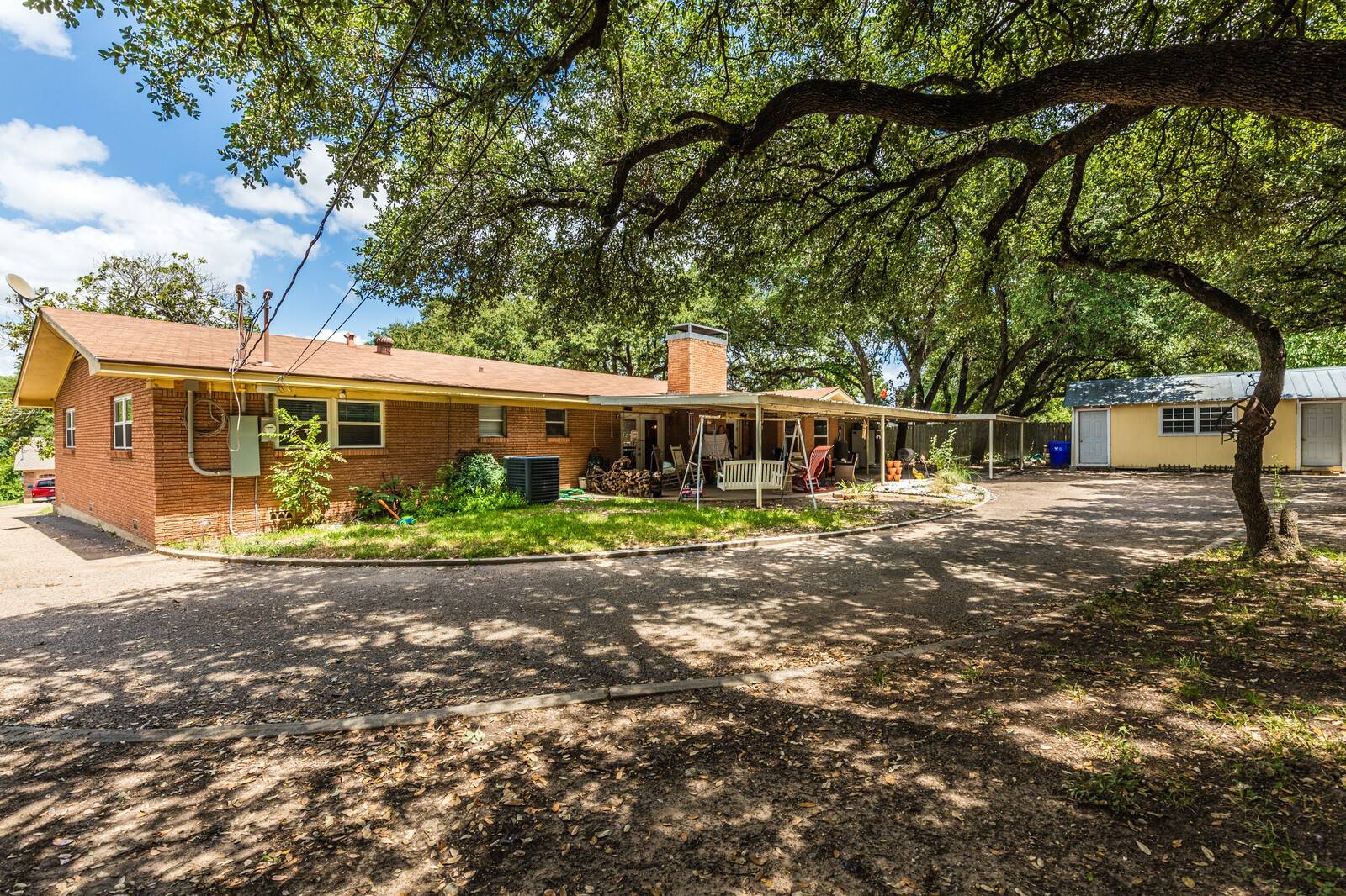 Waco, TX 76710,2324 Wooded Acres DR