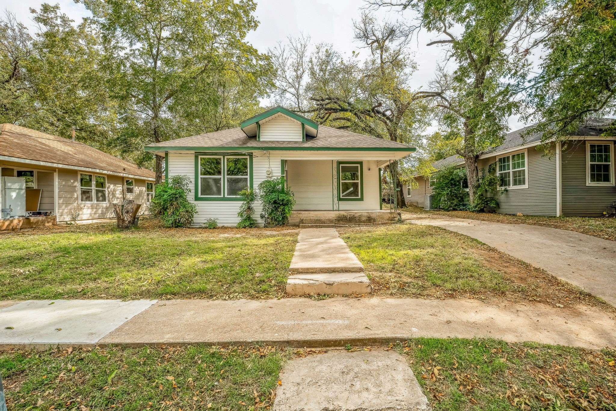 Stephenville, TX 76401,1046 W Green ST