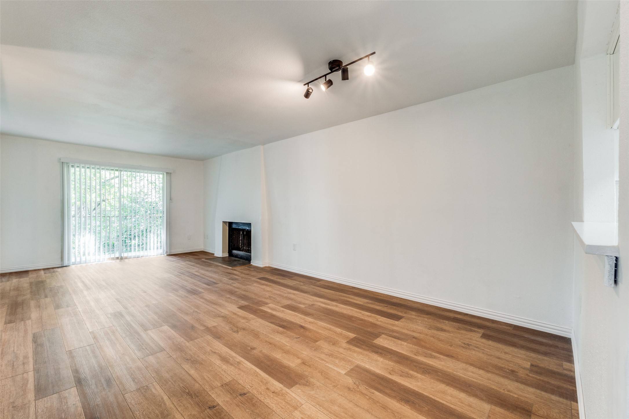 Dallas, TX 75231,6050 Melody LN #238