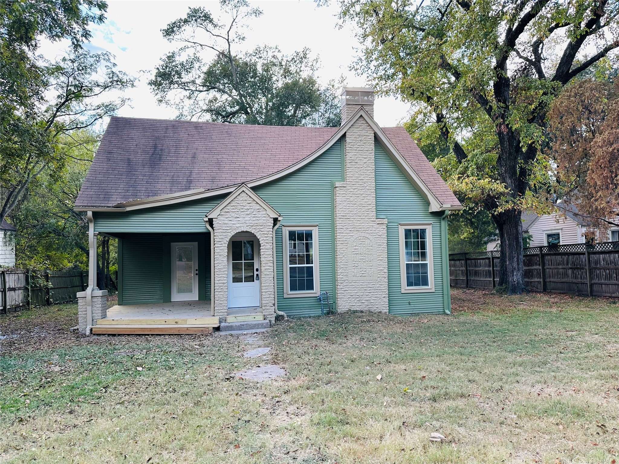 Terrell, TX 75160,111 Pecan ST