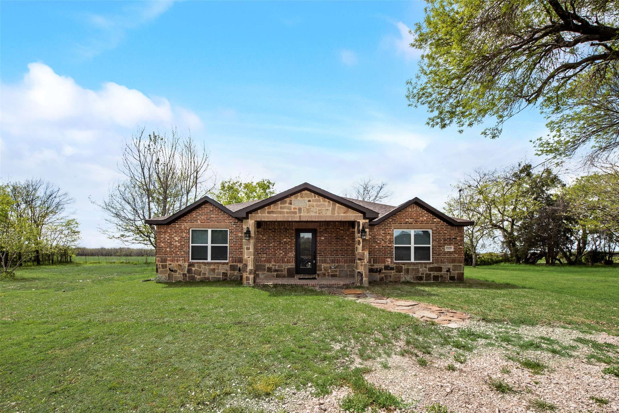 Kemp, TX 75143,19450 Valentine RD